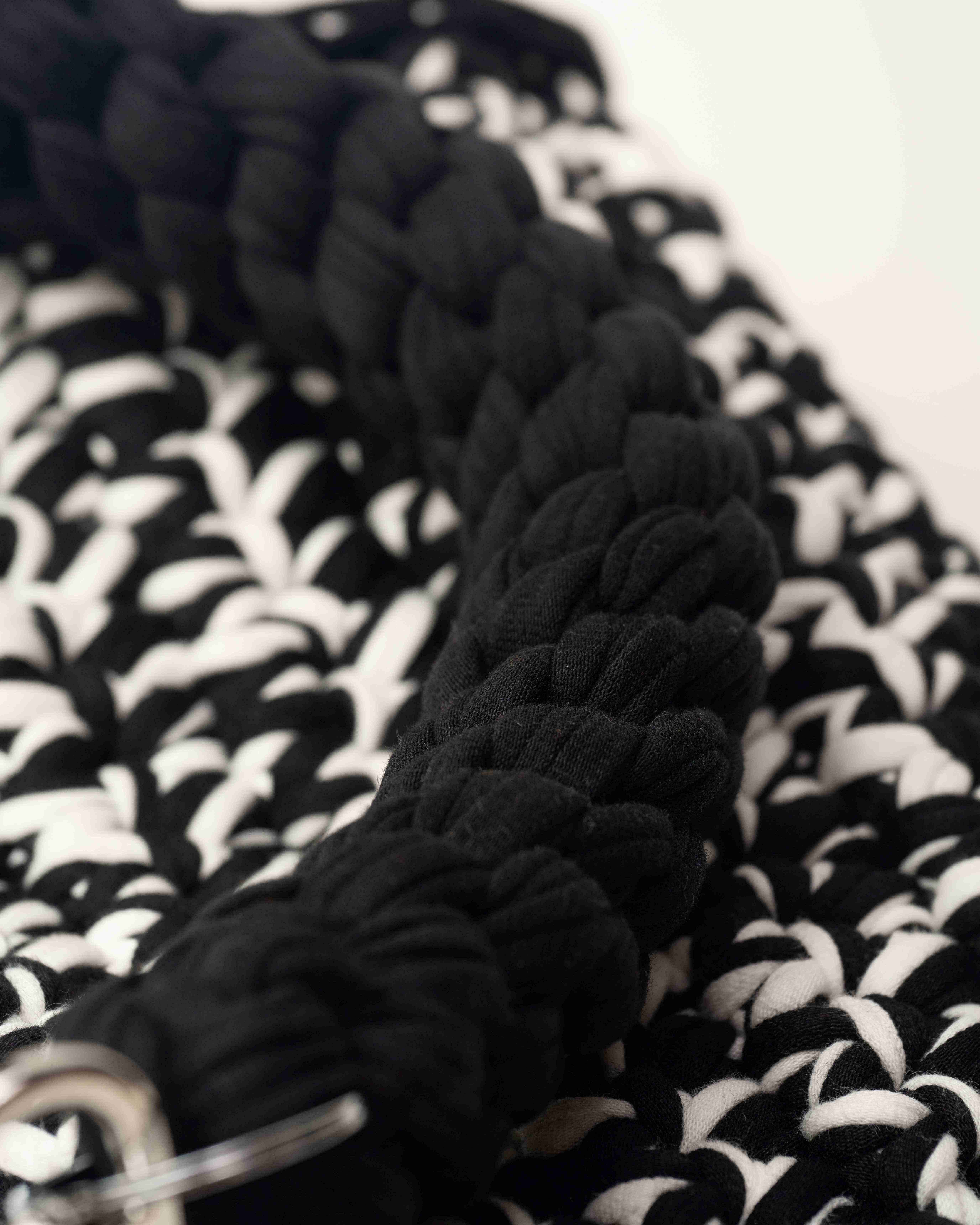 Bold Blend Handbag - Black & White