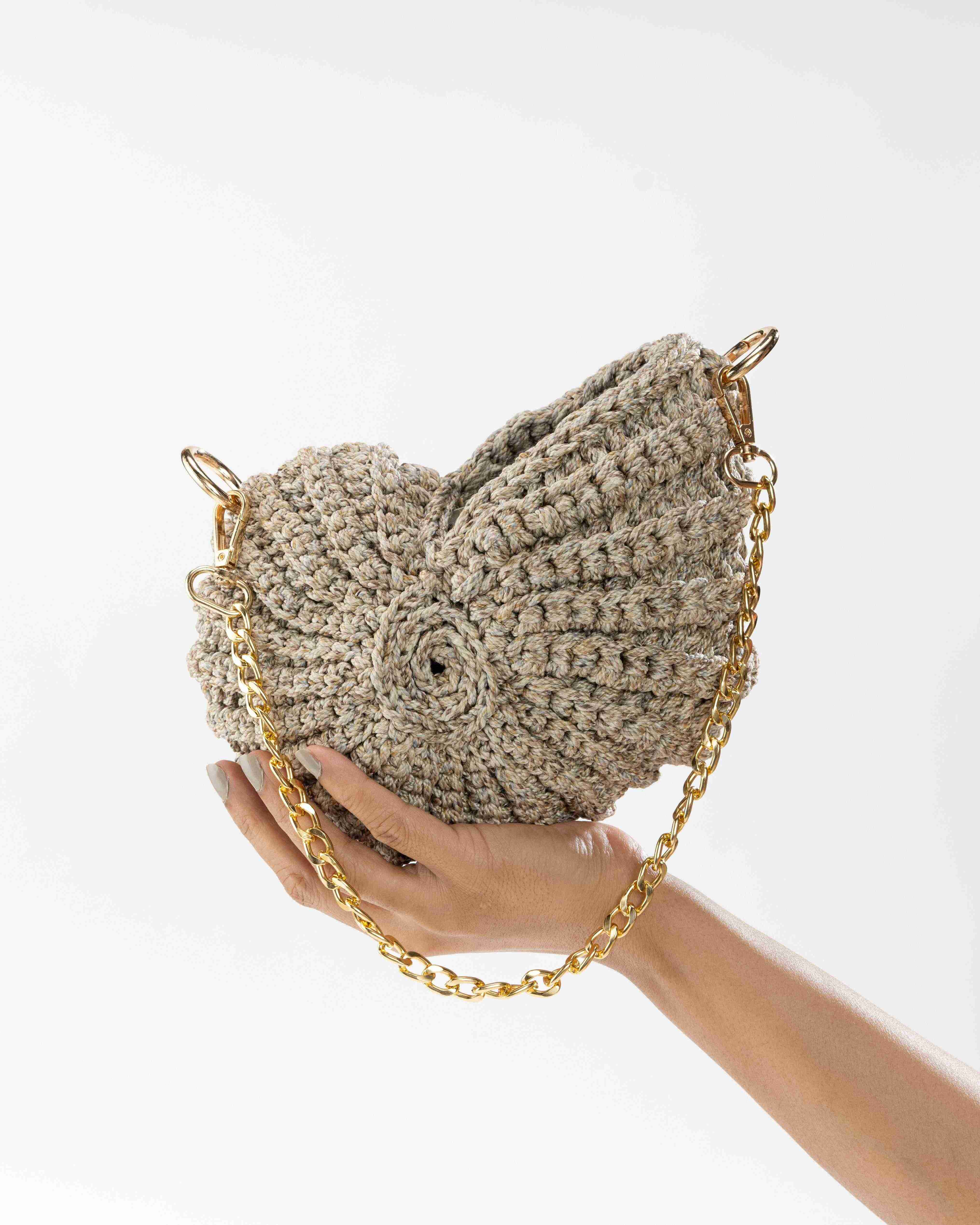 Coastal Chic Shell Shoulder Bag - Beige