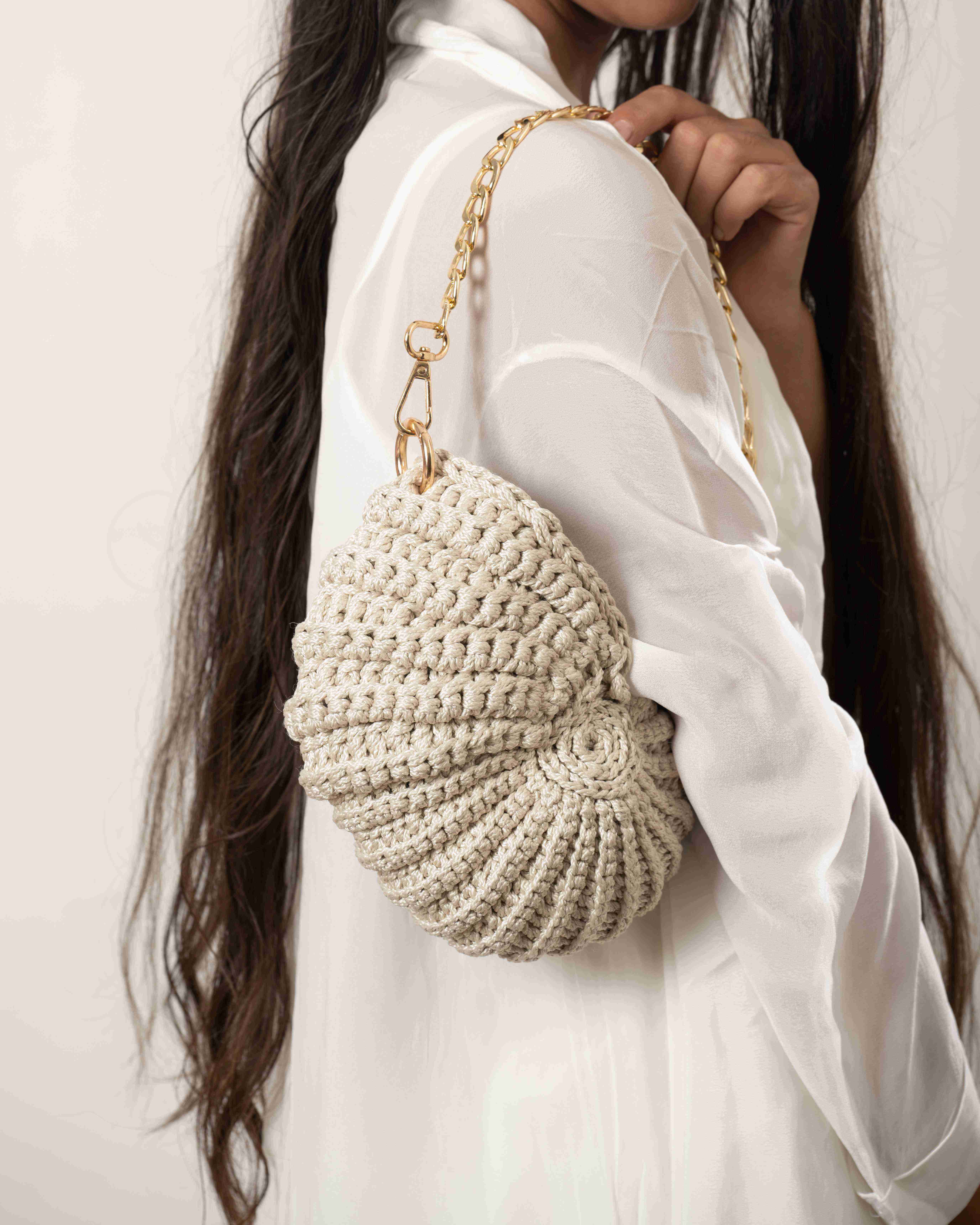 Coastal Chic Shell Shoulder Bag - Ivory