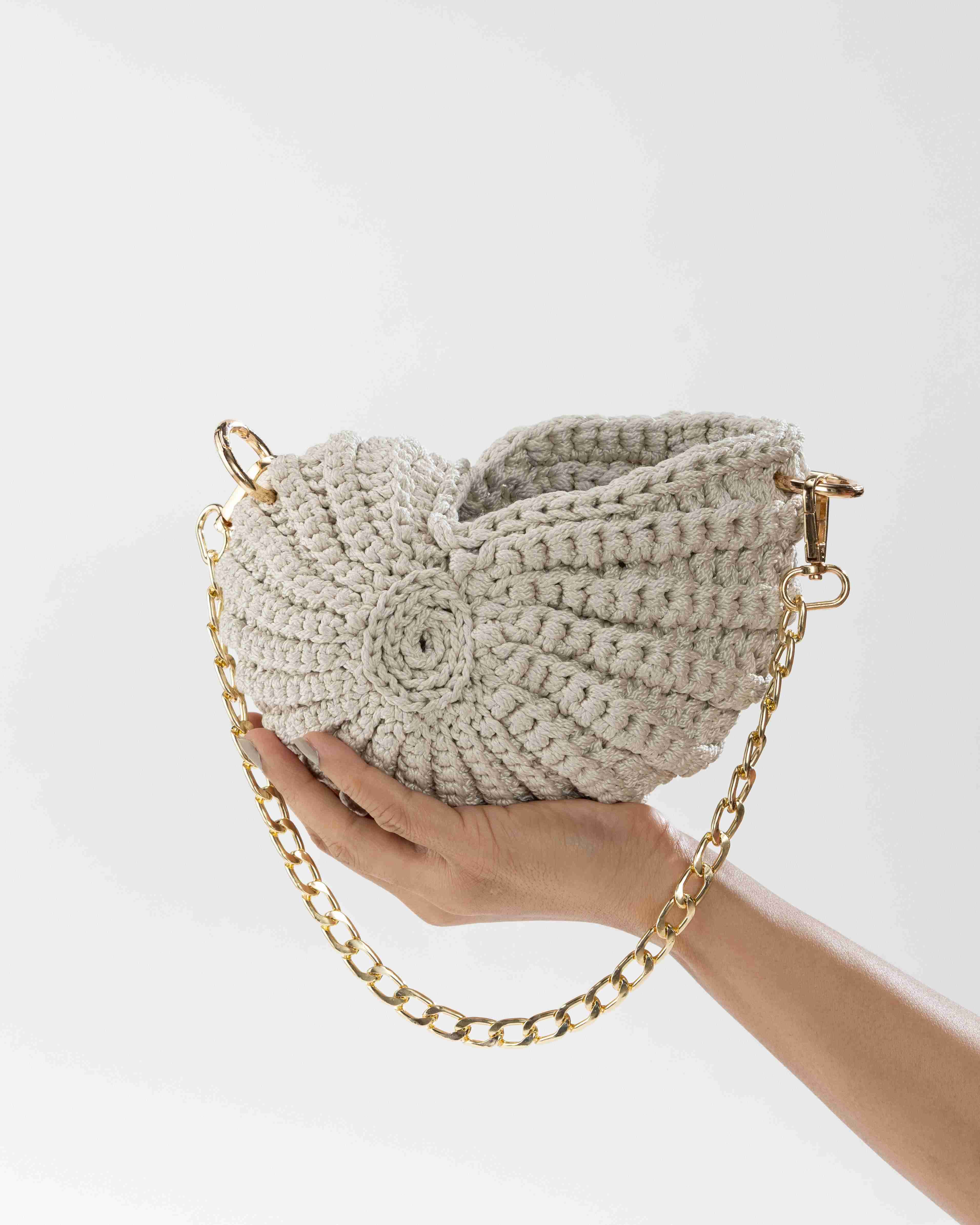 Coastal Chic Shell Shoulder Bag - Ivory