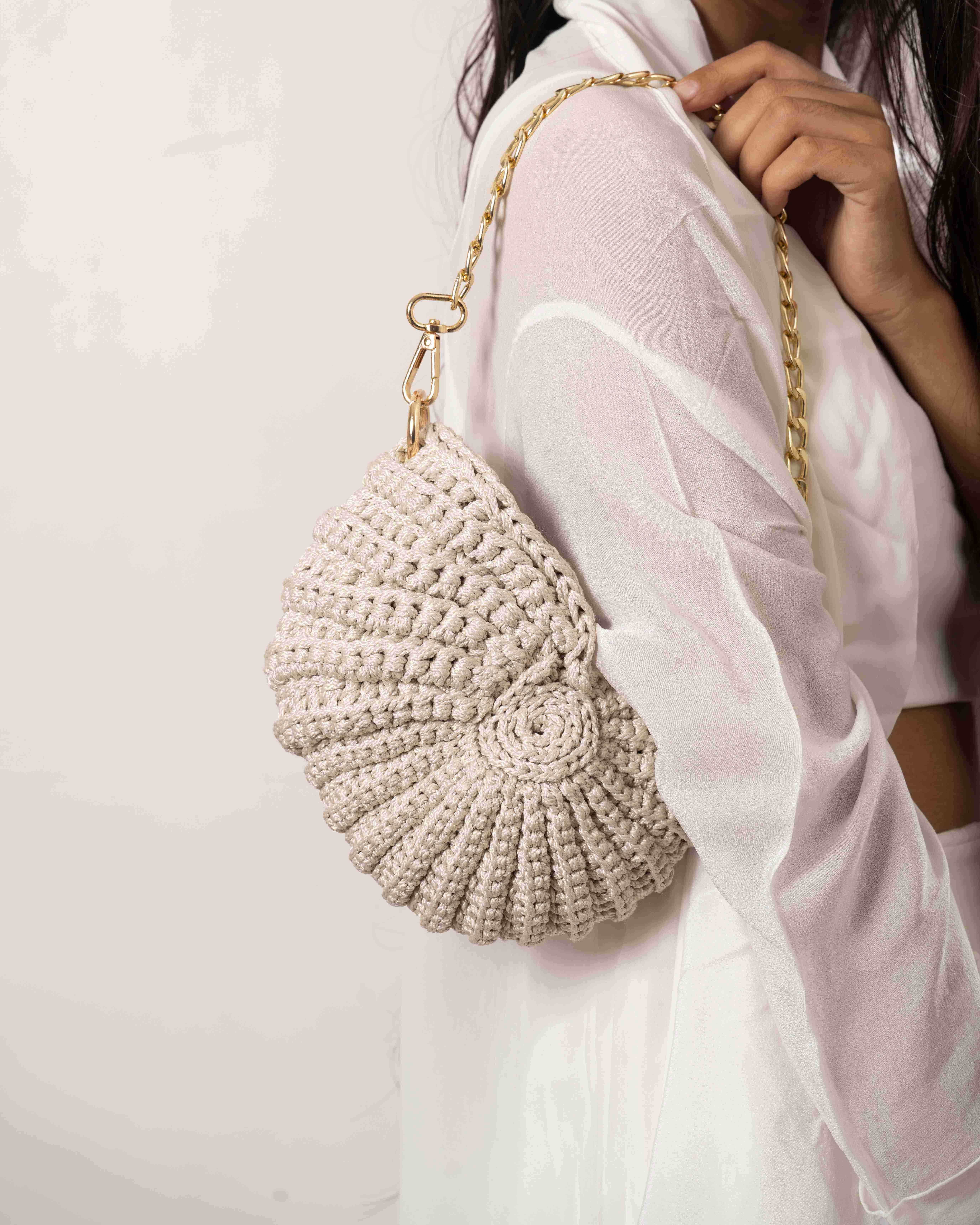 Coastal Chic Shell Shoulder Bag - Ivory