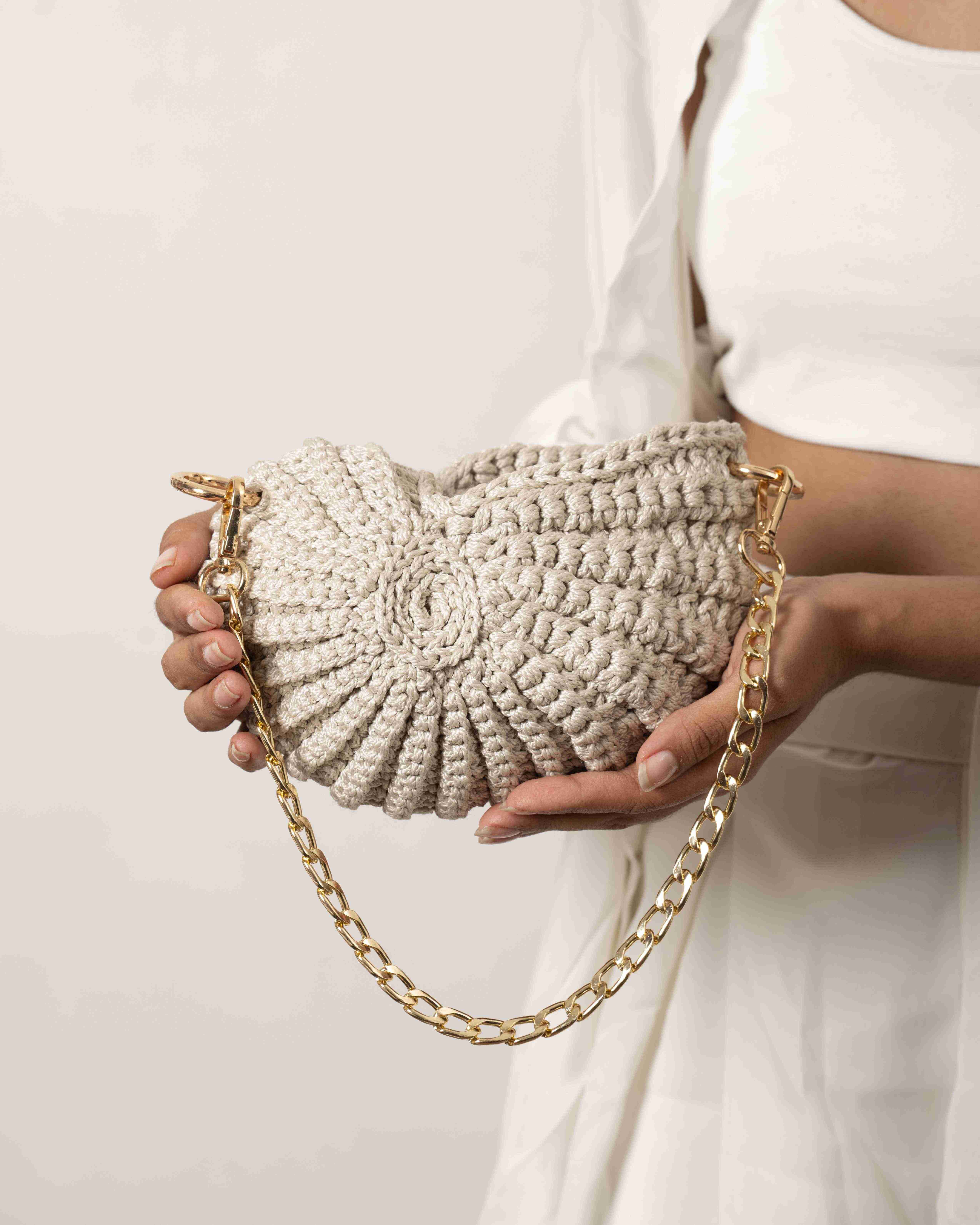 Coastal Chic Shell Shoulder Bag - Ivory