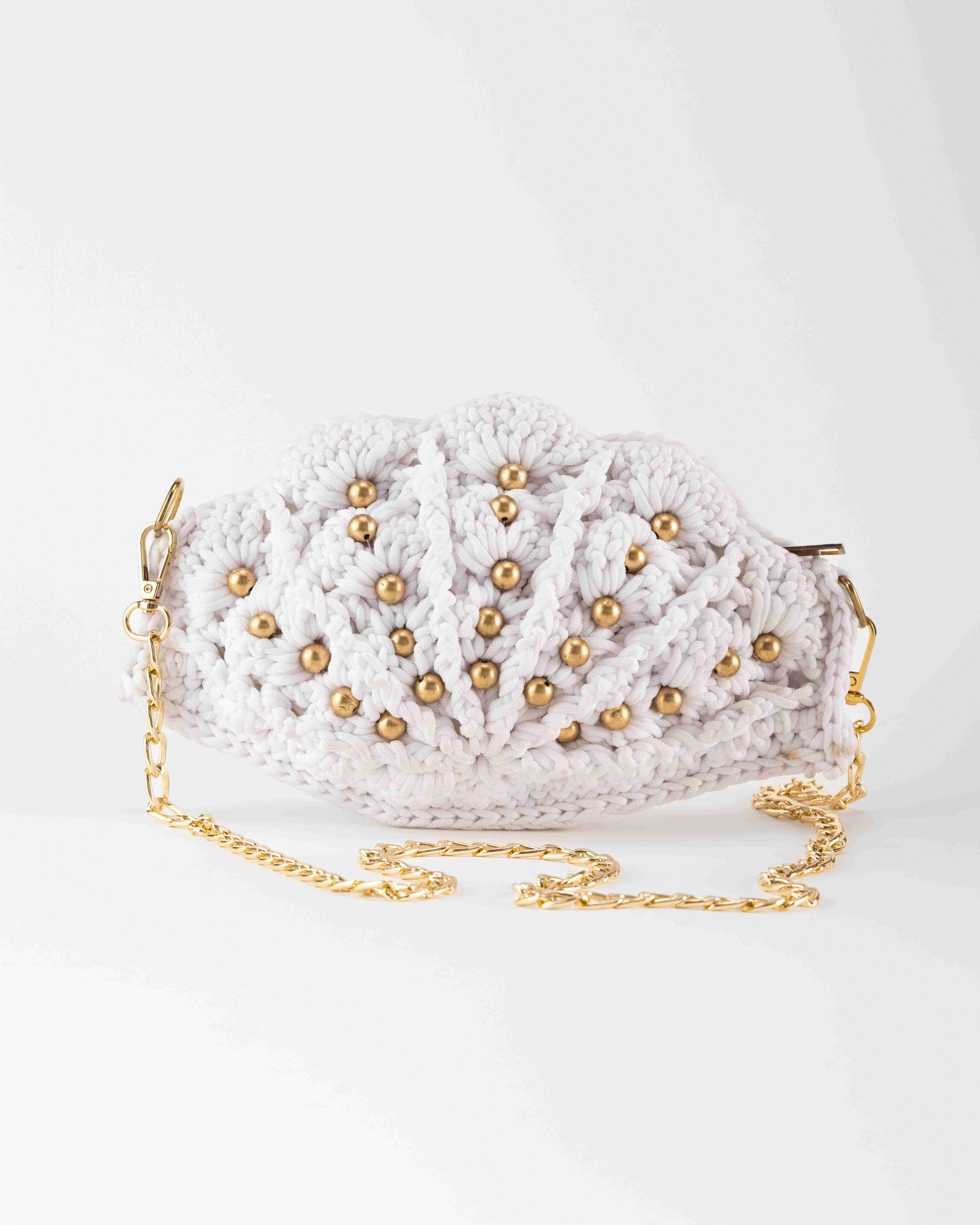 Seashell Secret Crochet Clutch - white
