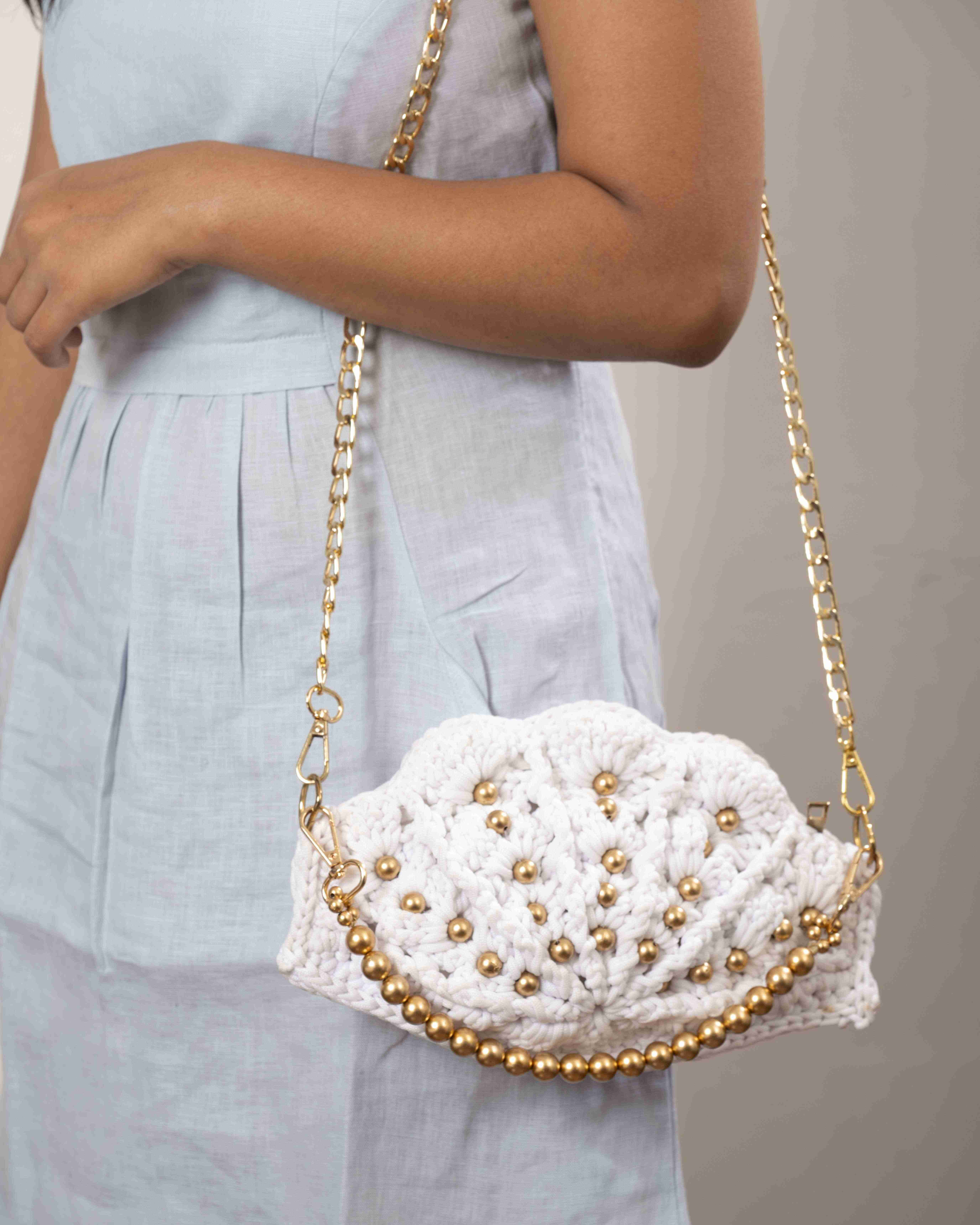 Seashell Secret Crochet Clutch - white