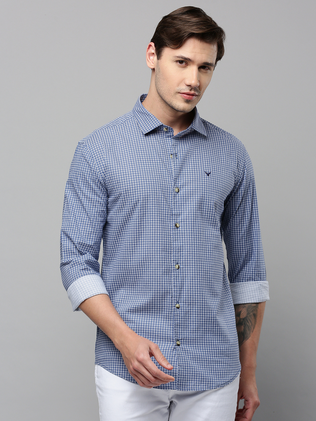 SHOWOFF Men's Spread Collar Long Sleeves Printed Blue Shirt