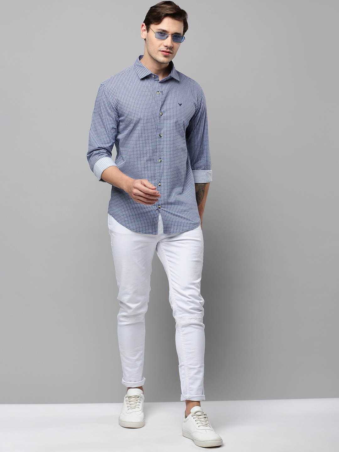 SHOWOFF Men's Spread Collar Long Sleeves Printed Blue Shirt