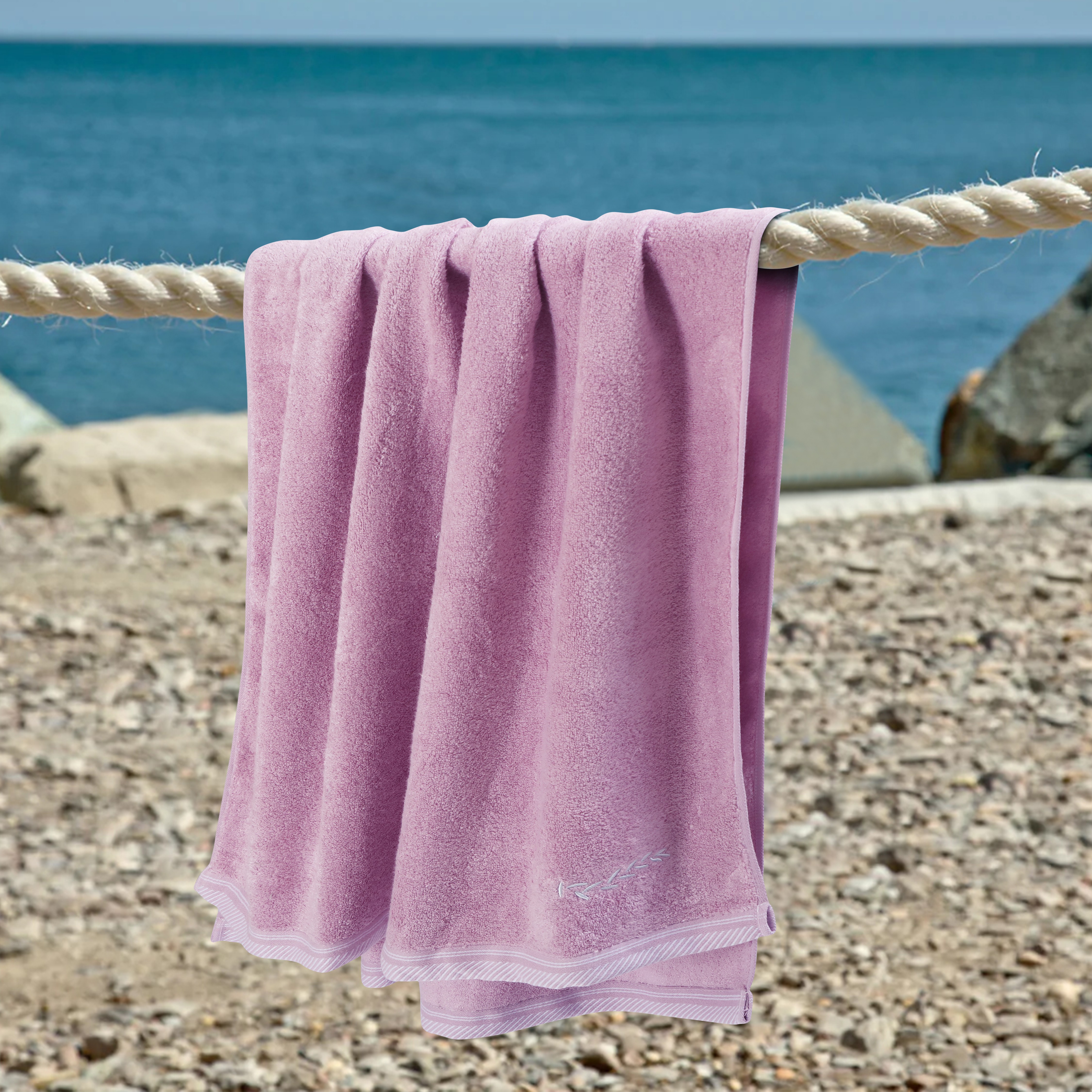 LuxeLoop BamBoo Pink Towel