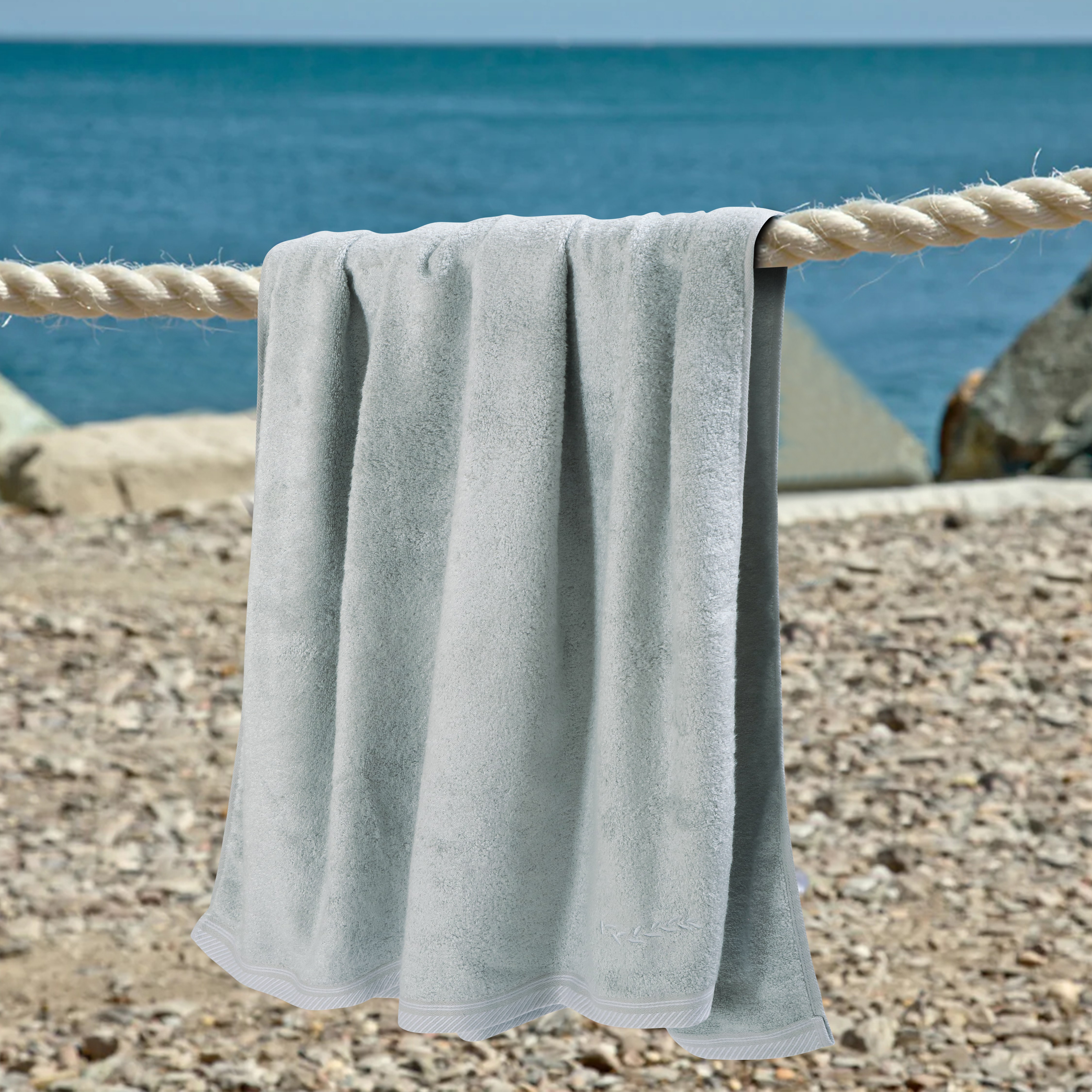 LuxeLoop BamBoo Light Turquoise Green Towel