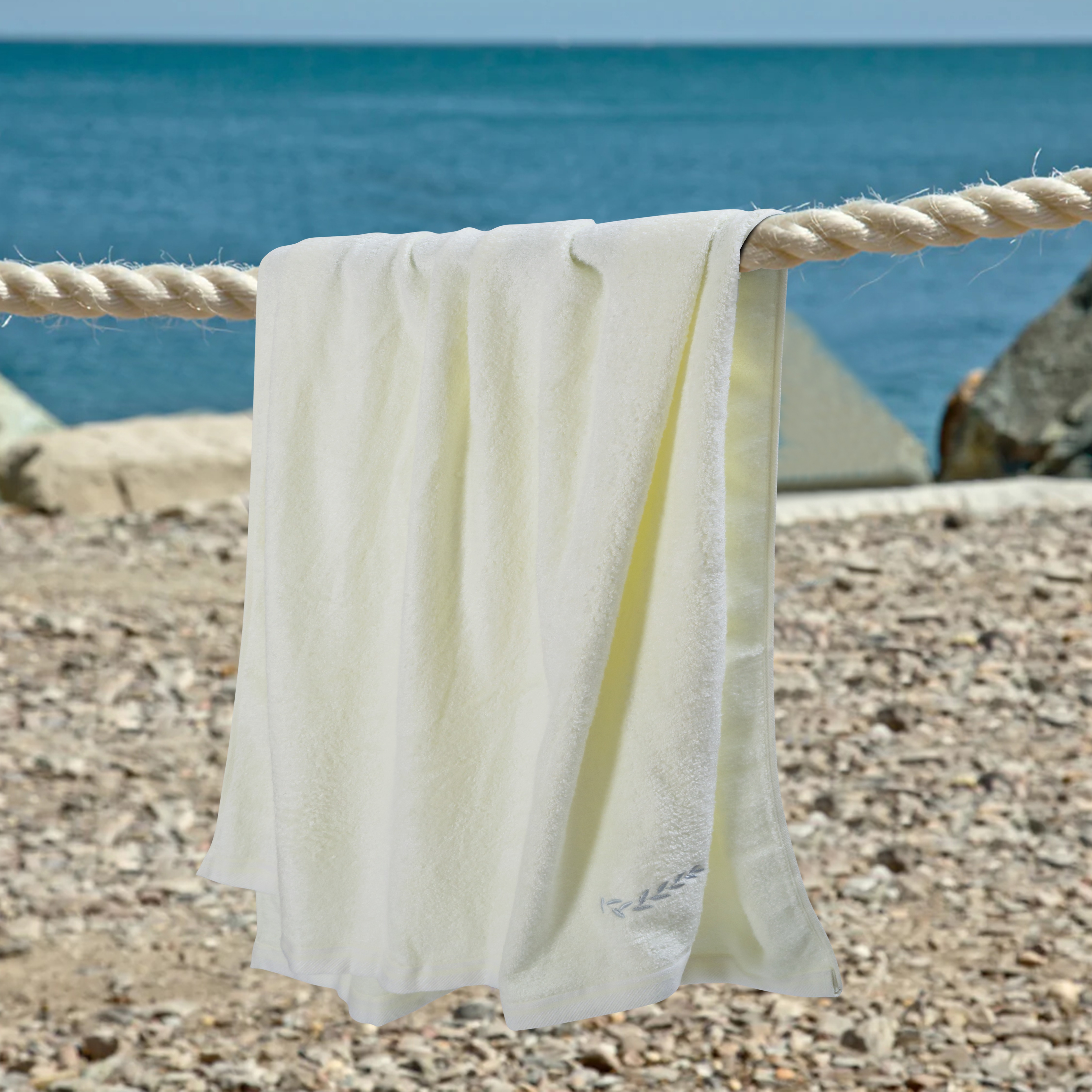LuxeLoop BamBoo Cream Towel