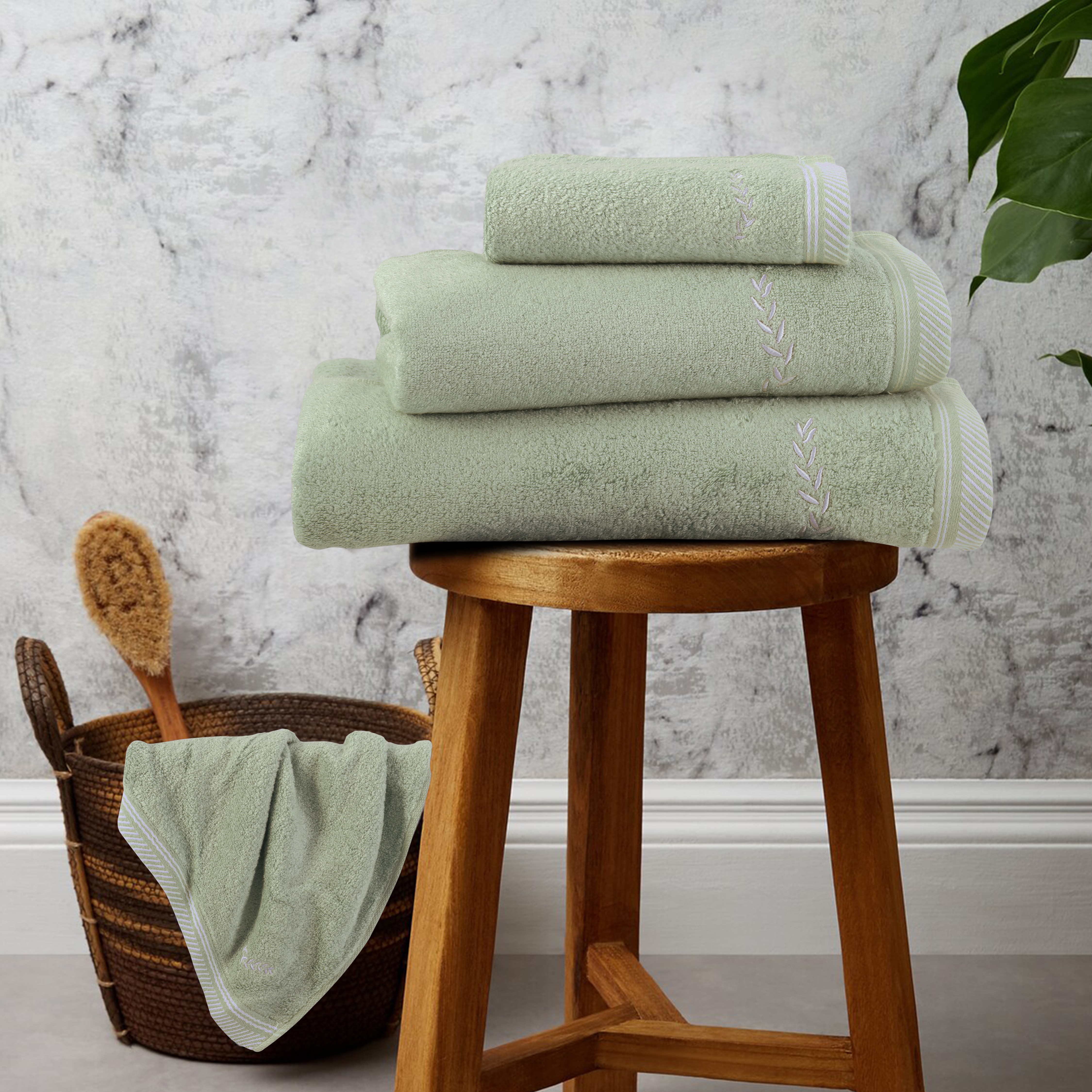 LuxeLoop BamBoo Turquoise Green Towel