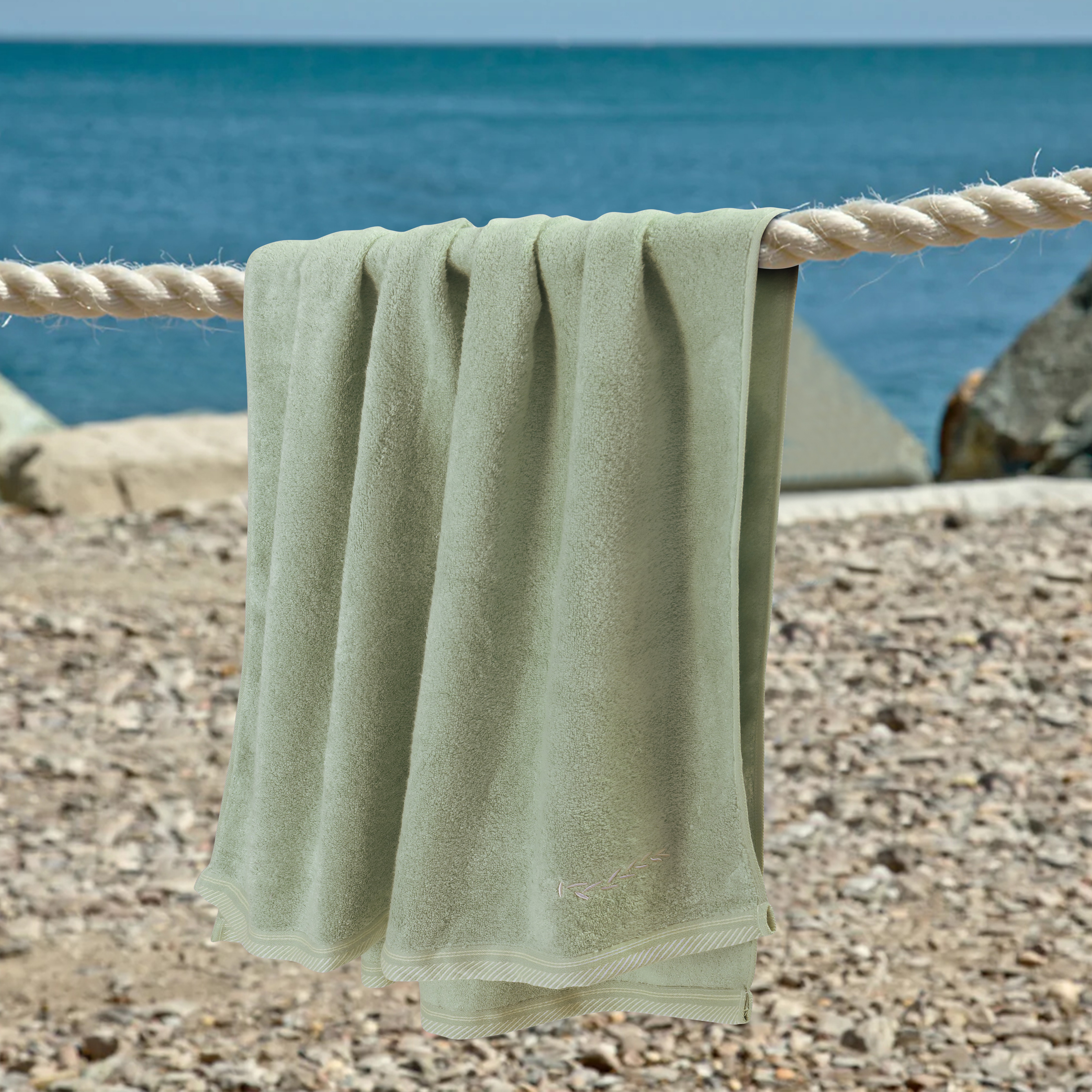 LuxeLoop BamBoo Turquoise Green Towel