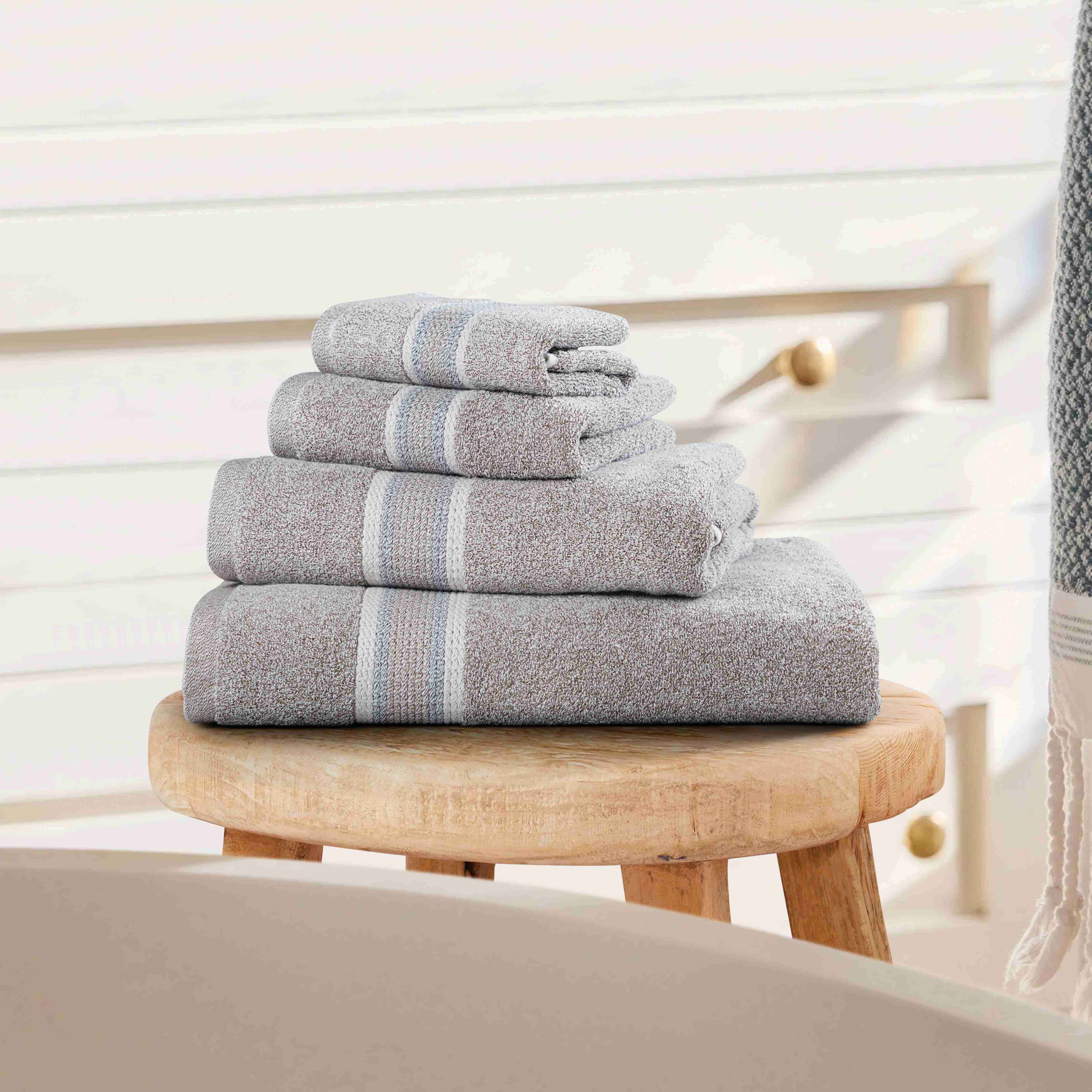 SnugsPun BamBoo Ash Towel