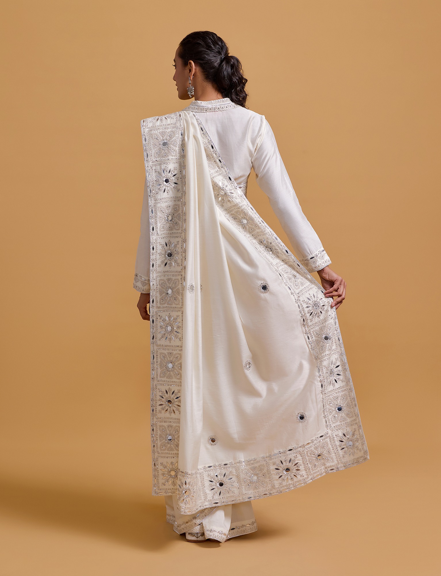 Zeenat Offwhite Saree