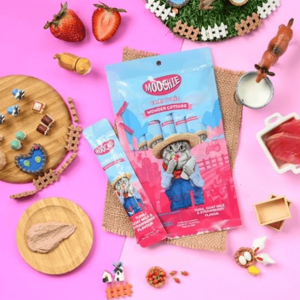 Moochie Creamy Tuna Goatmilk & Strawberry Cat Treat - 75g