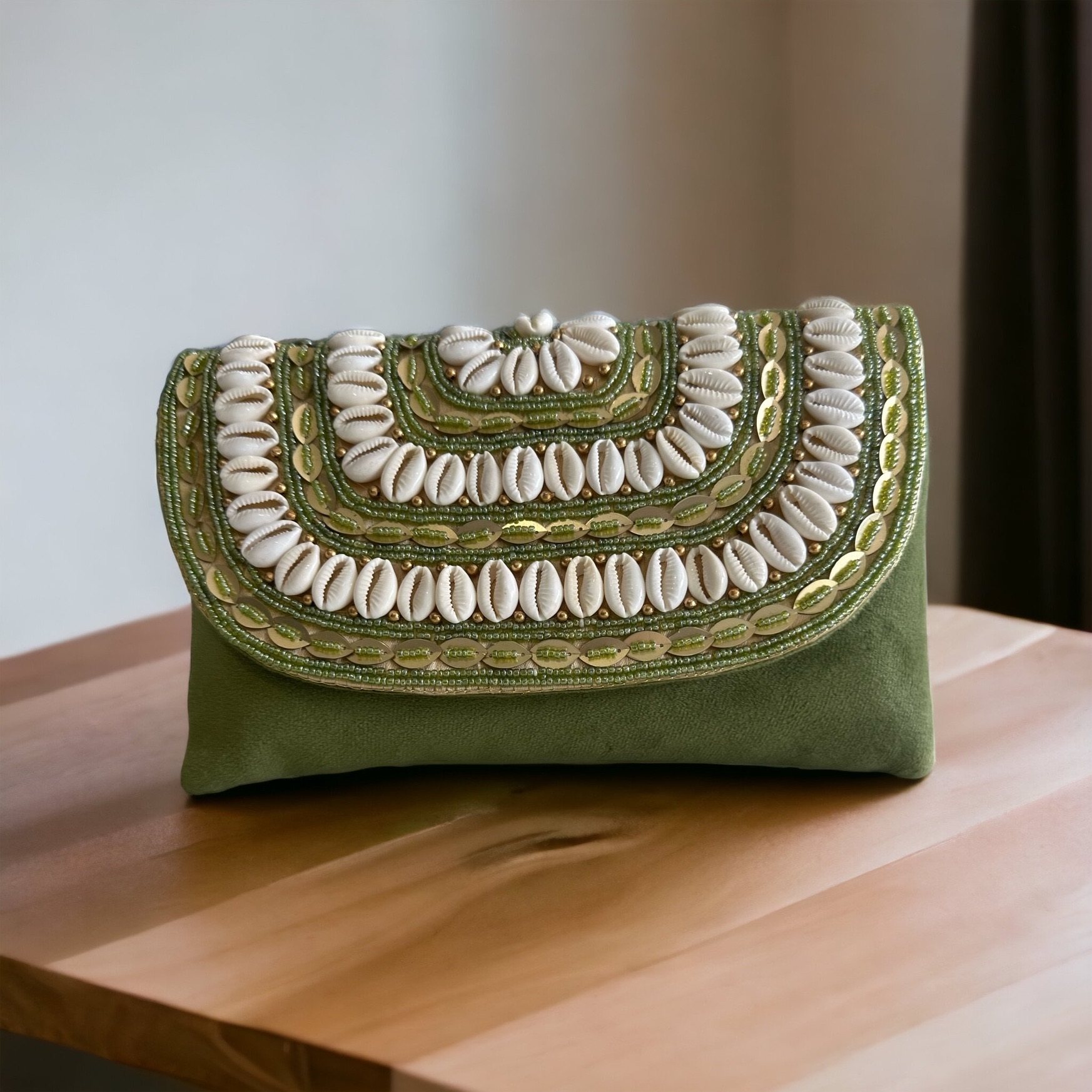 Mehendi Artisan Auras Clutch