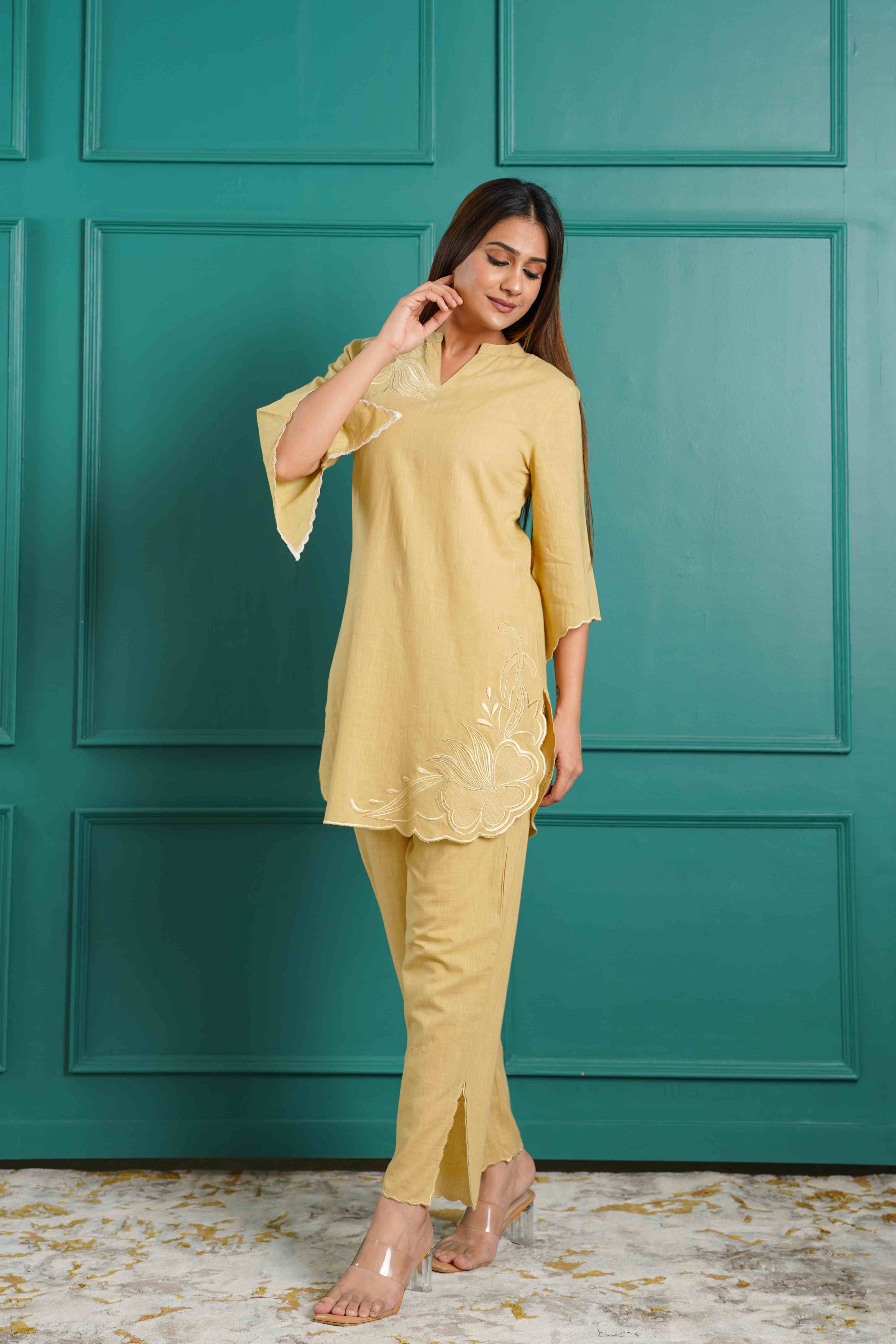 BEIGE NOTCH NECK EMBROIDERED CO-ORD SET