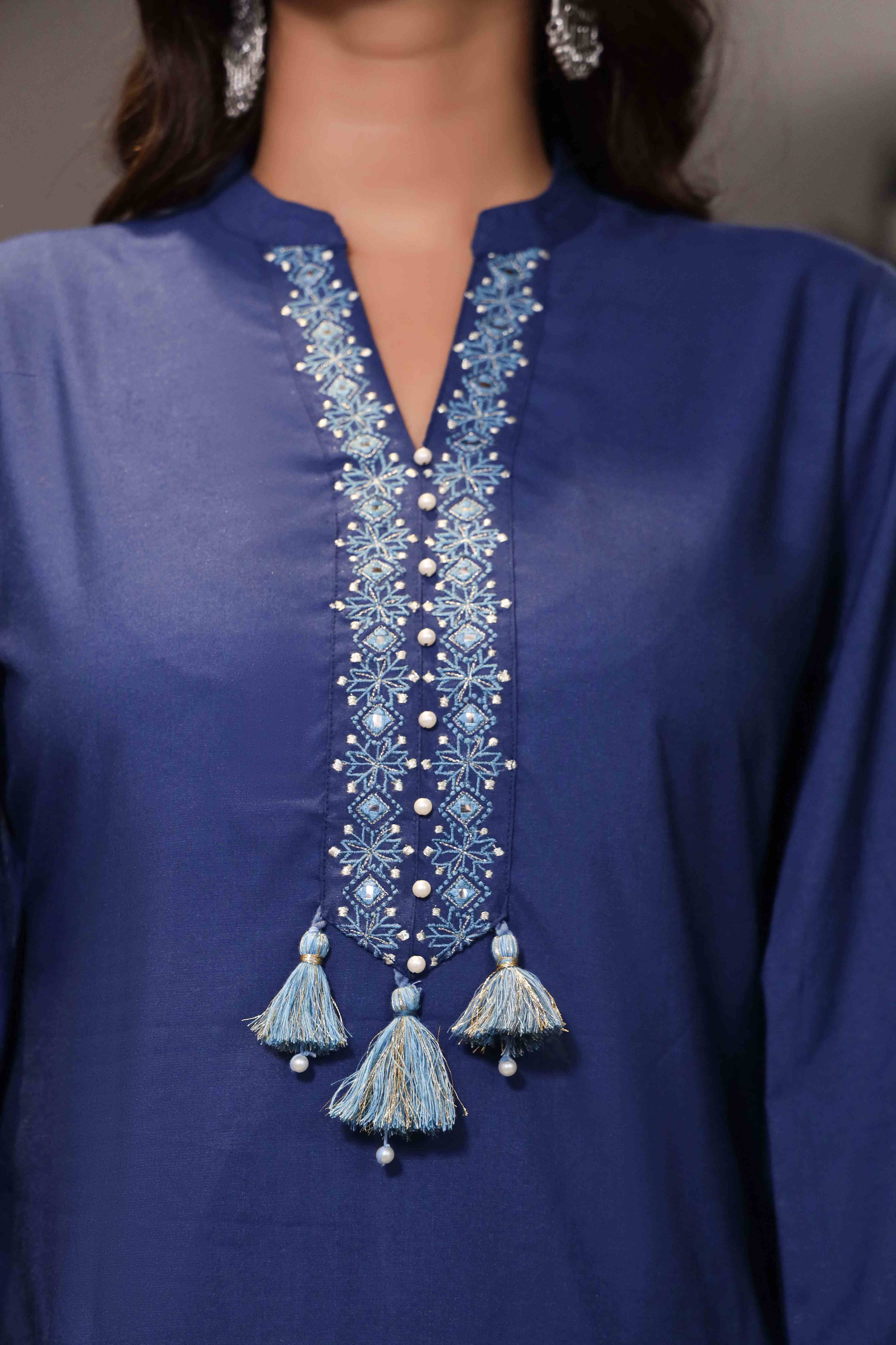 WOMEN'S TEAL EMBROIDERED KURTA