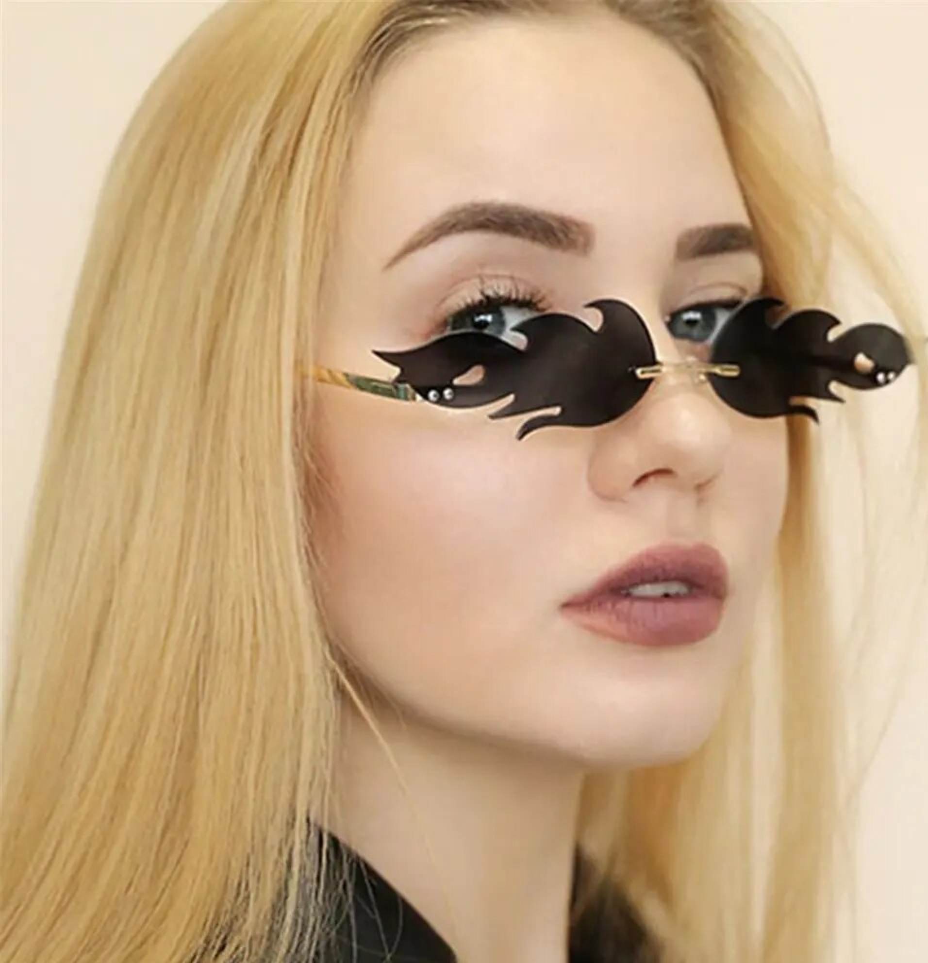 AUGEN By Visions India Retro Vintage Fire Design Rimless Flame Abstract Unisex Sunglasses UV400 Protected Medium Size (C13, 168)
