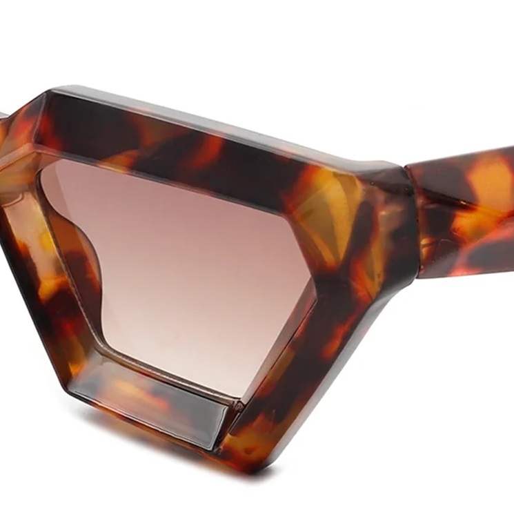AUGEN Modern Cat Eye Plastic Unisex Sunglasses UV 400 Protected Medium Size (179-C5)