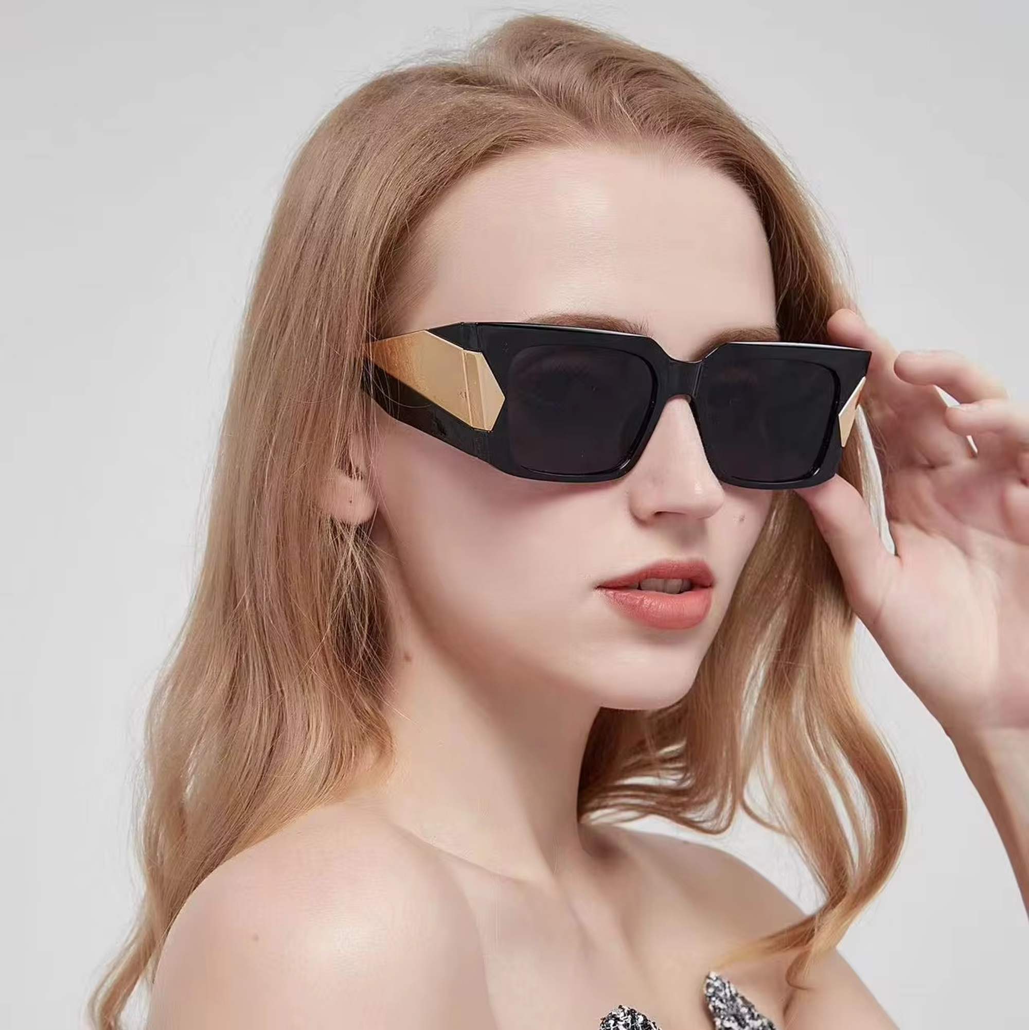 AUGEN Casual Butterfly Plastic Unisex Sunglasses UV 400 Protected Large Size (182-C4)