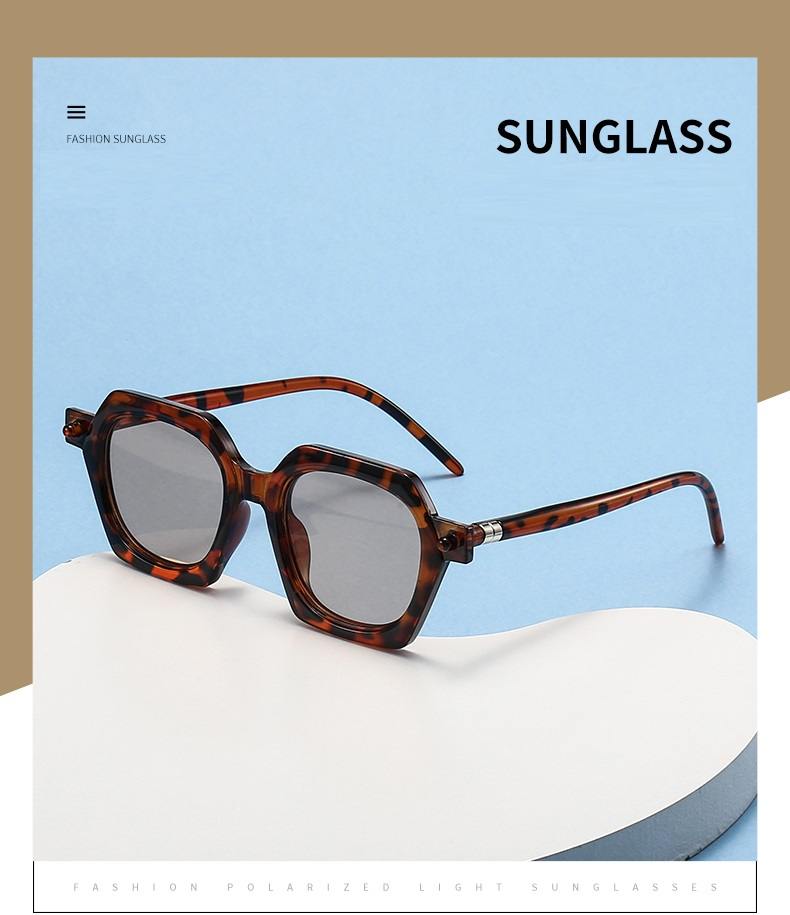 AUGEN Modern Square Plastic Unisex Sunglasses UV 400 Protected Medium Size (212-C2)