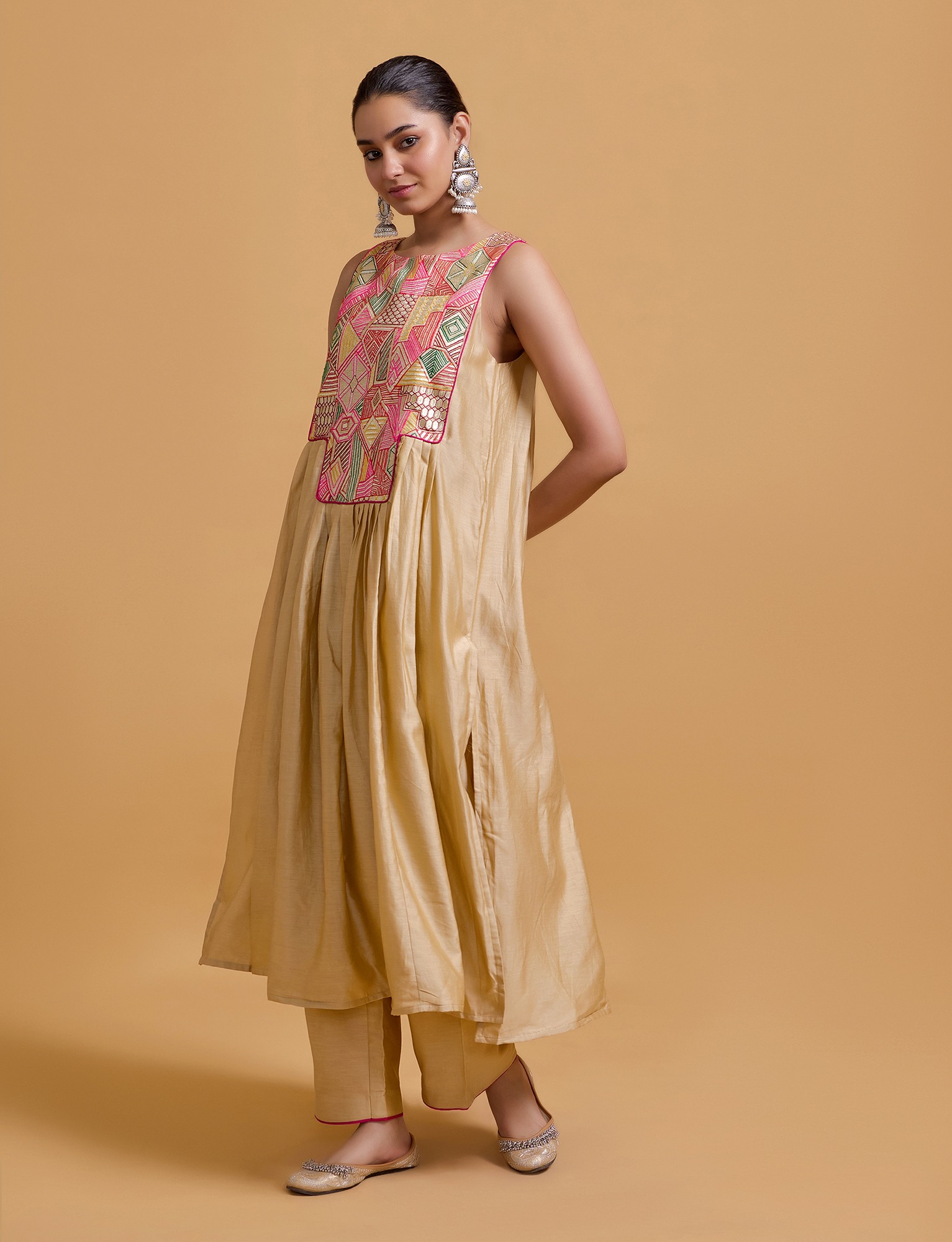 Mithai Beige Sleeveless Kurta Set