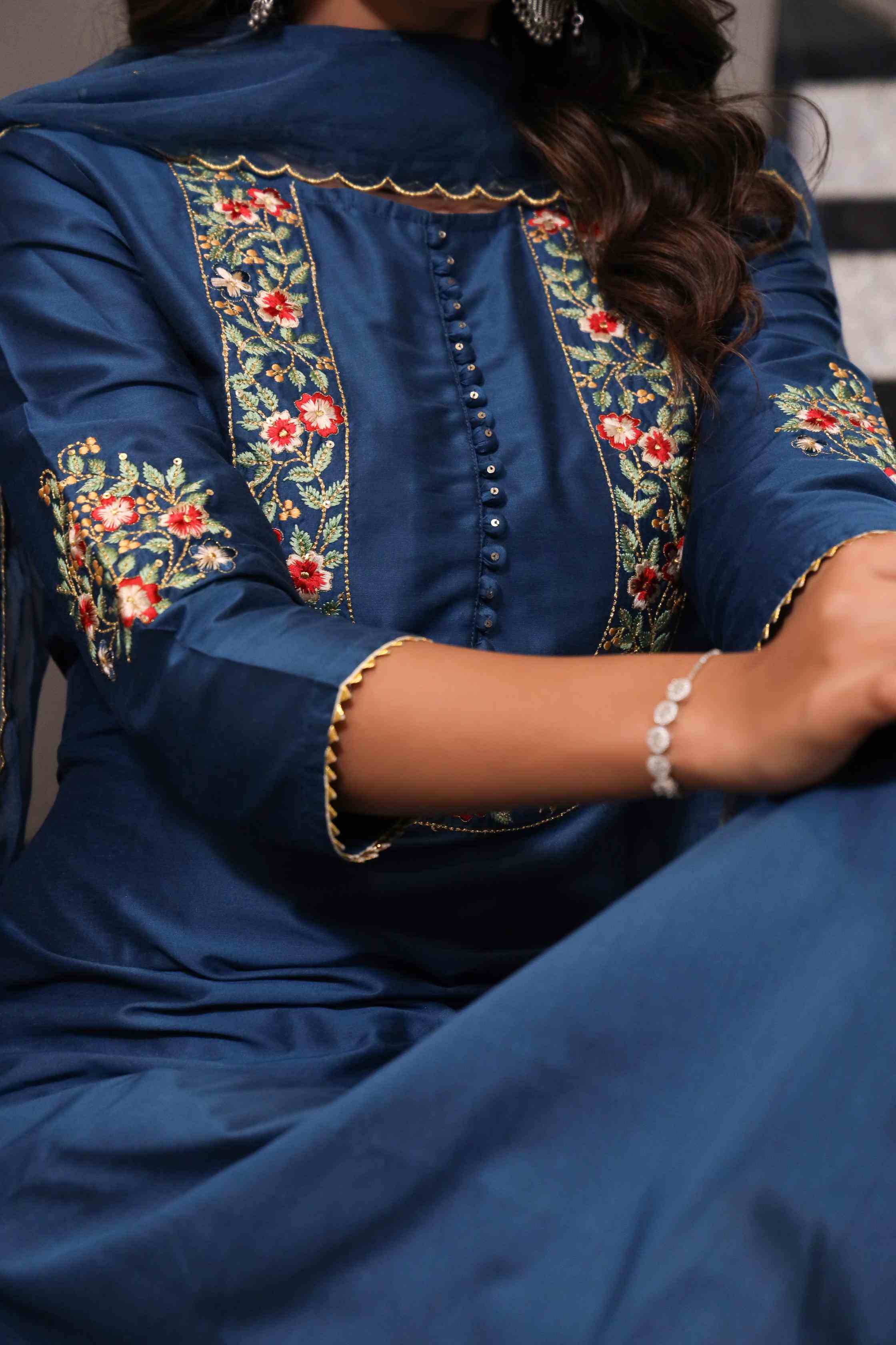 WOMEN''S BLUE EMBROIDERED KURTA SET WITH DUPATTA