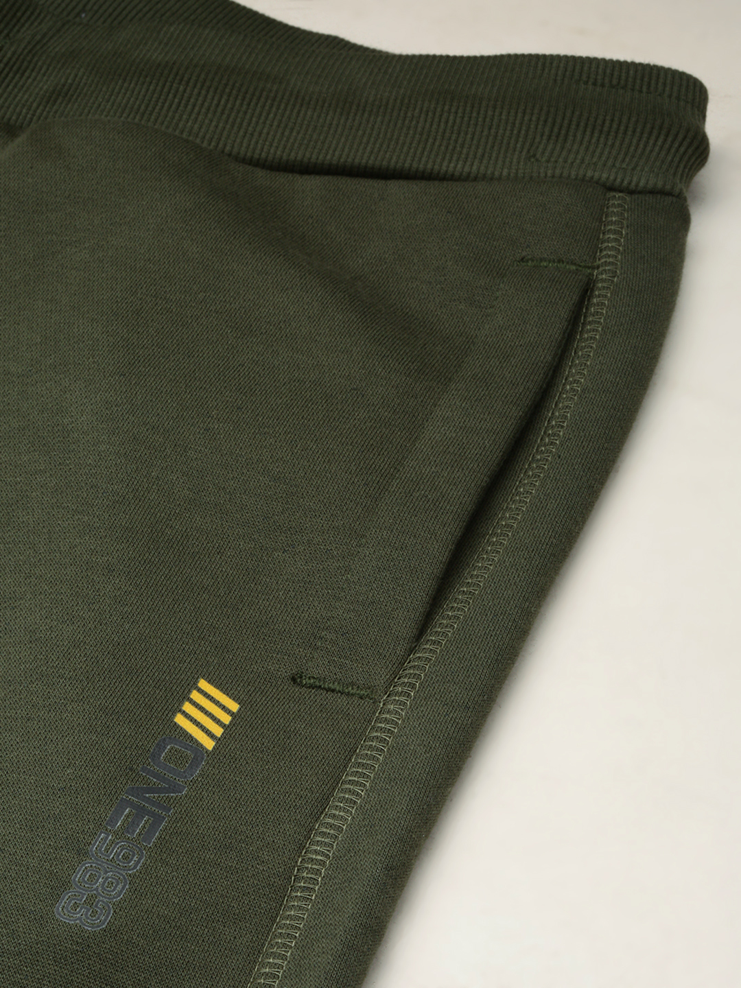 SHOWOFF Men's Solid Olive Relaxed Fit Regular Track Pant