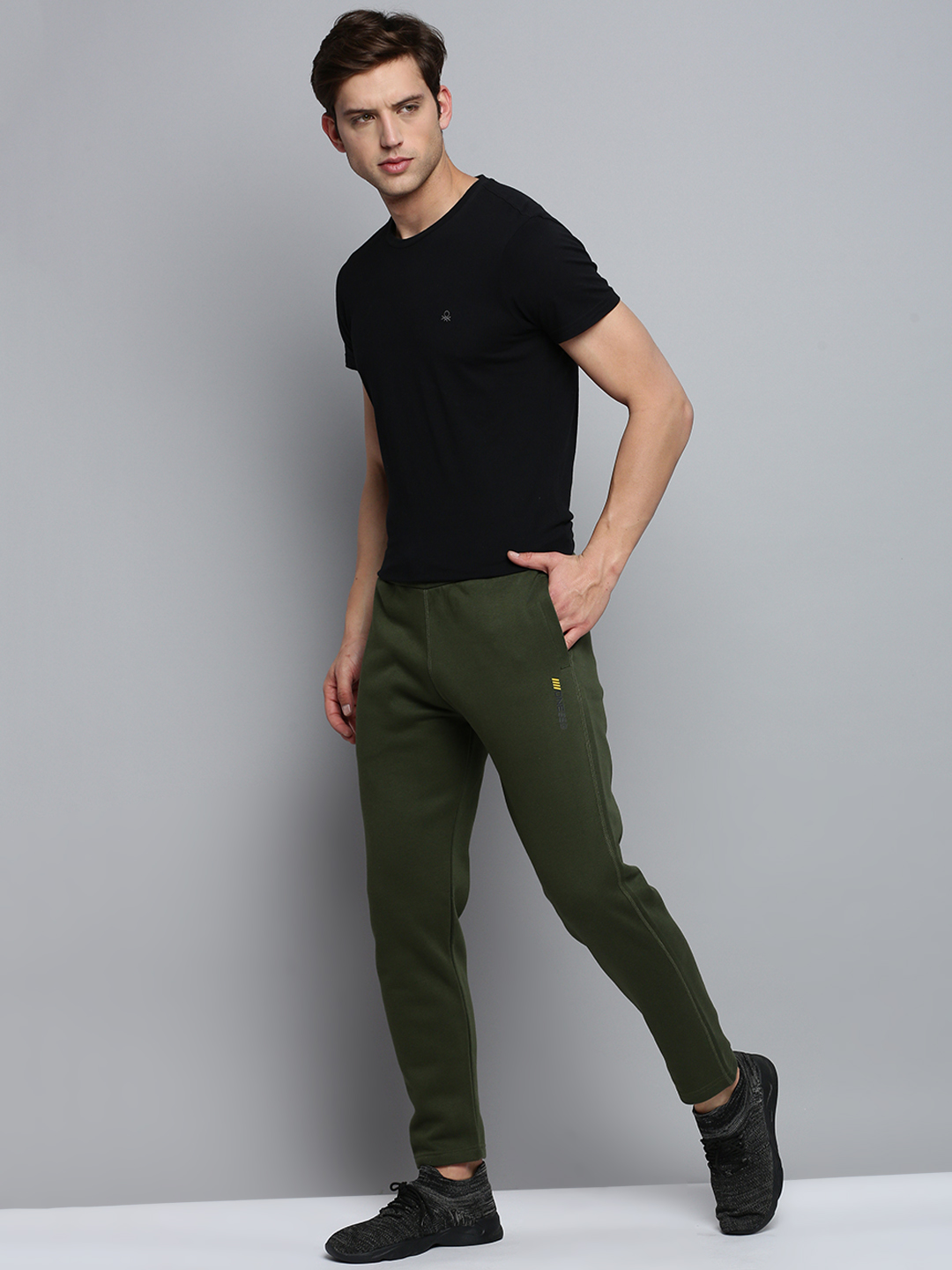 SHOWOFF Men's Solid Olive Relaxed Fit Regular Track Pant