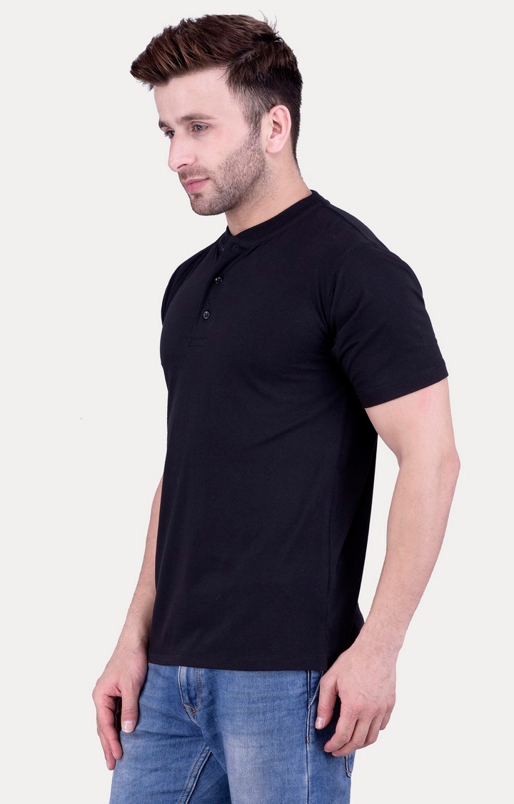 Weardo | Men's Black Cotton Solid Regular T-Shirts 2