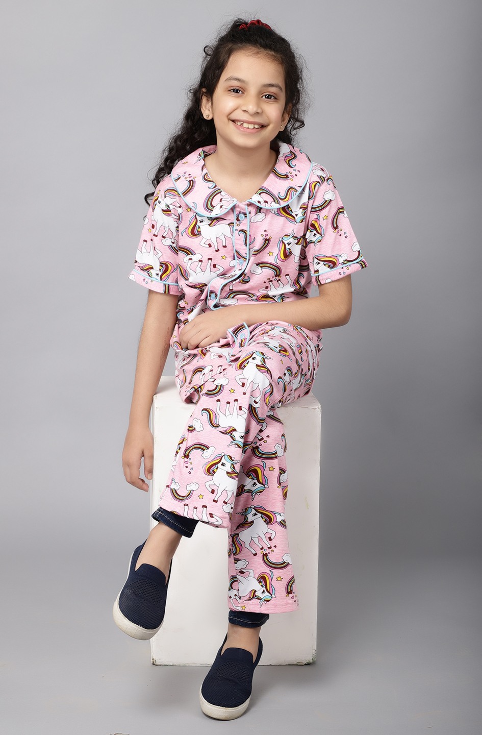 Ninos Dreams Unicorns Printed Half Sleeves Girls Night Suit-Pink