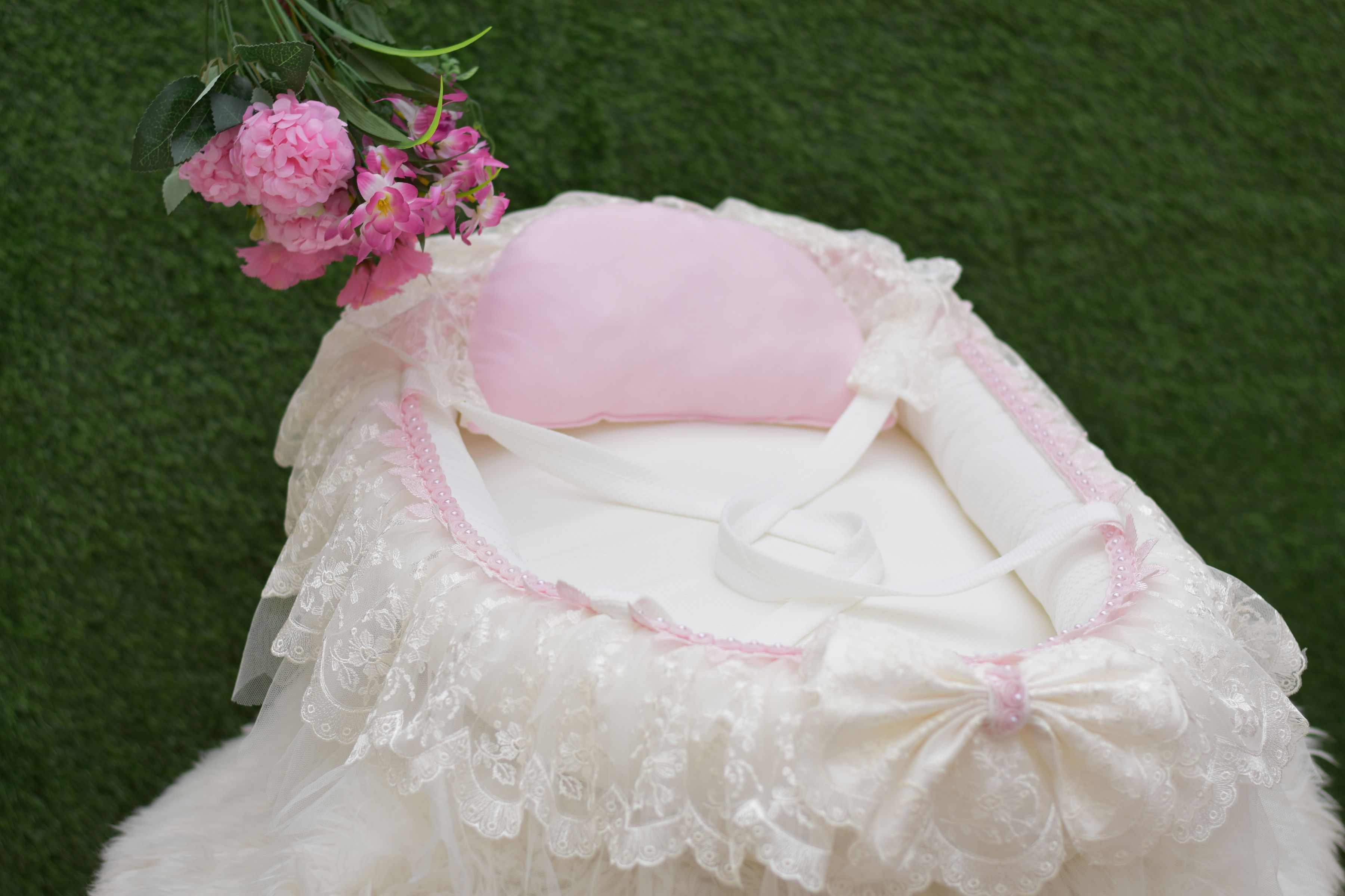 Roseate Den Classic Baby Nest
