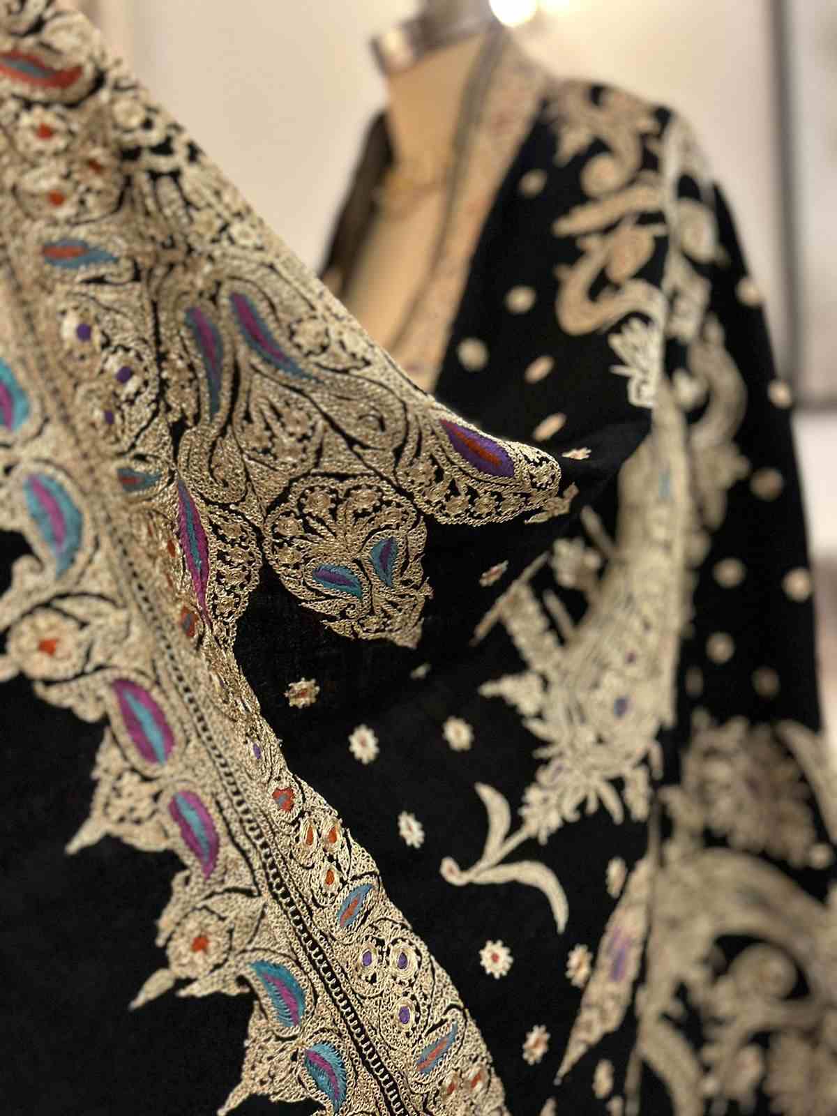 Royal Black Antique Gold Pure Tilla