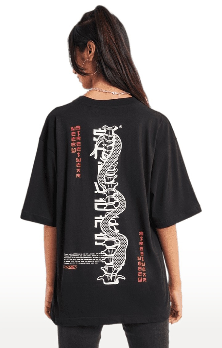 Weezy Streetwear | Women's Shiver Down My Spine Black Graphics  Oversized T-Shirt