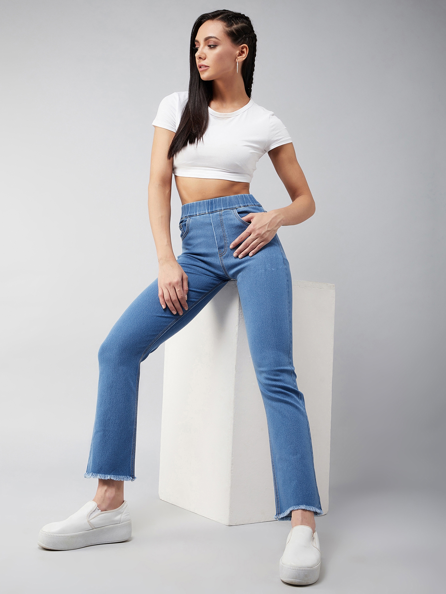 Women's Blue Semi-Bootcut Mid-rise Clean Look Regular Stretchable Denim Jeans