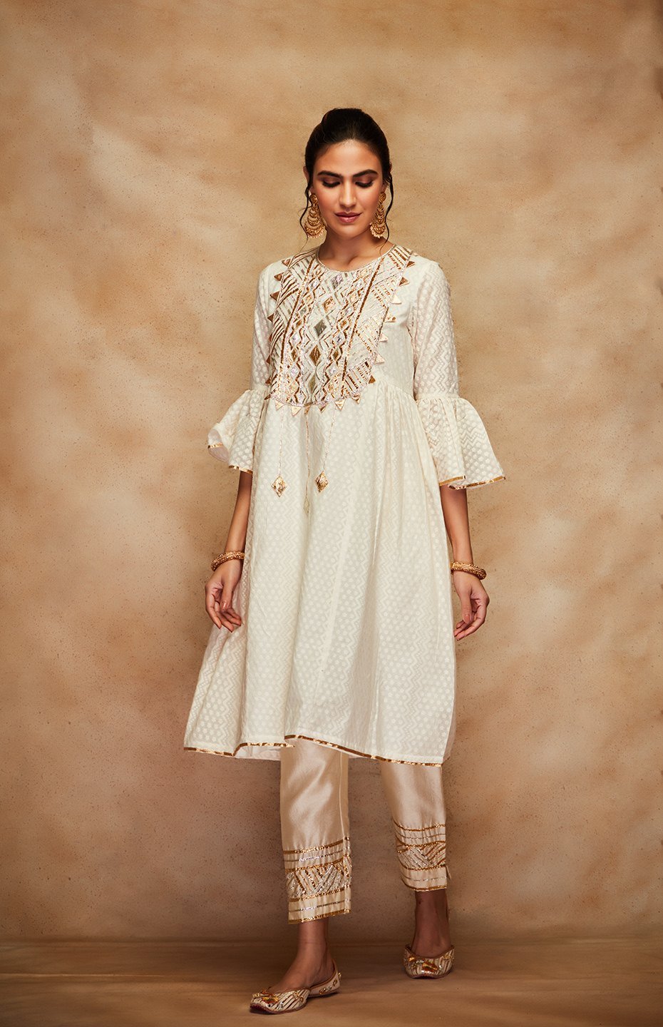 Offwhite Side Gathered Kurta