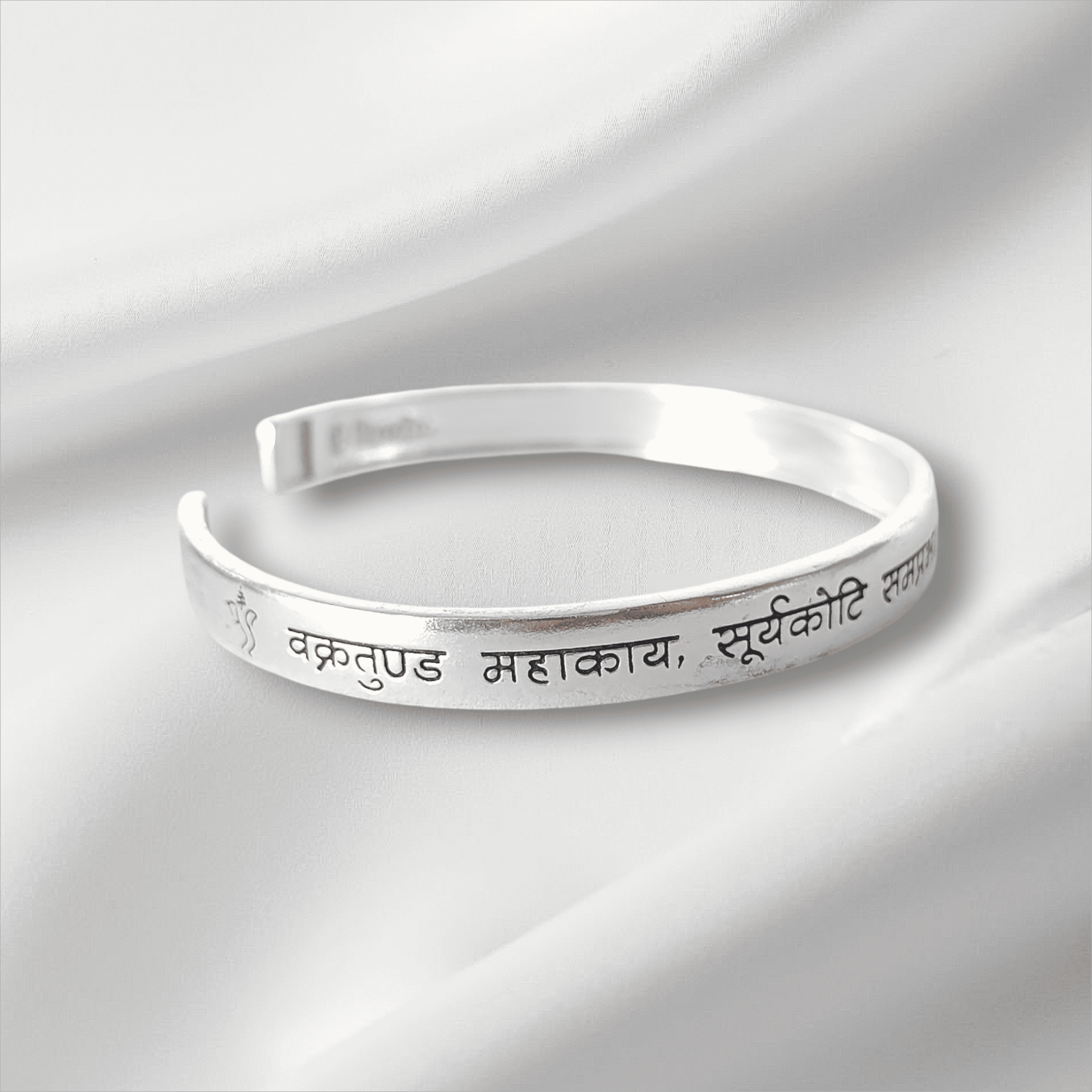 92.7 Silver Vakartunda Mahakay Kada Male
