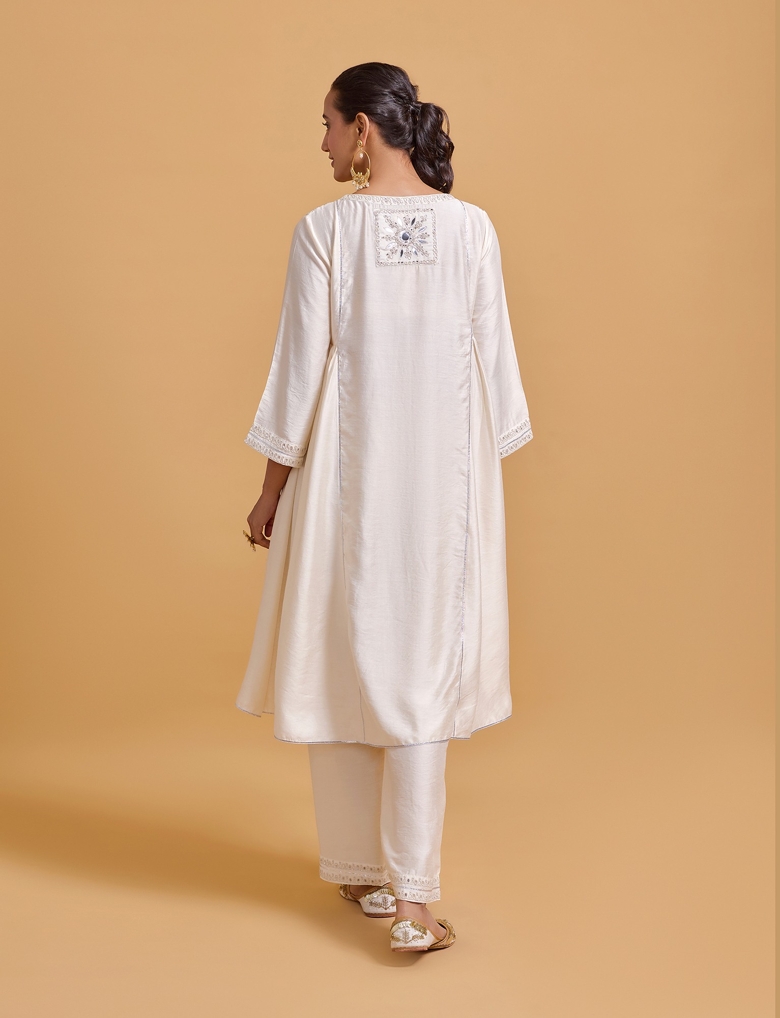 Zeenat Offwhite Gathered Kurta Set