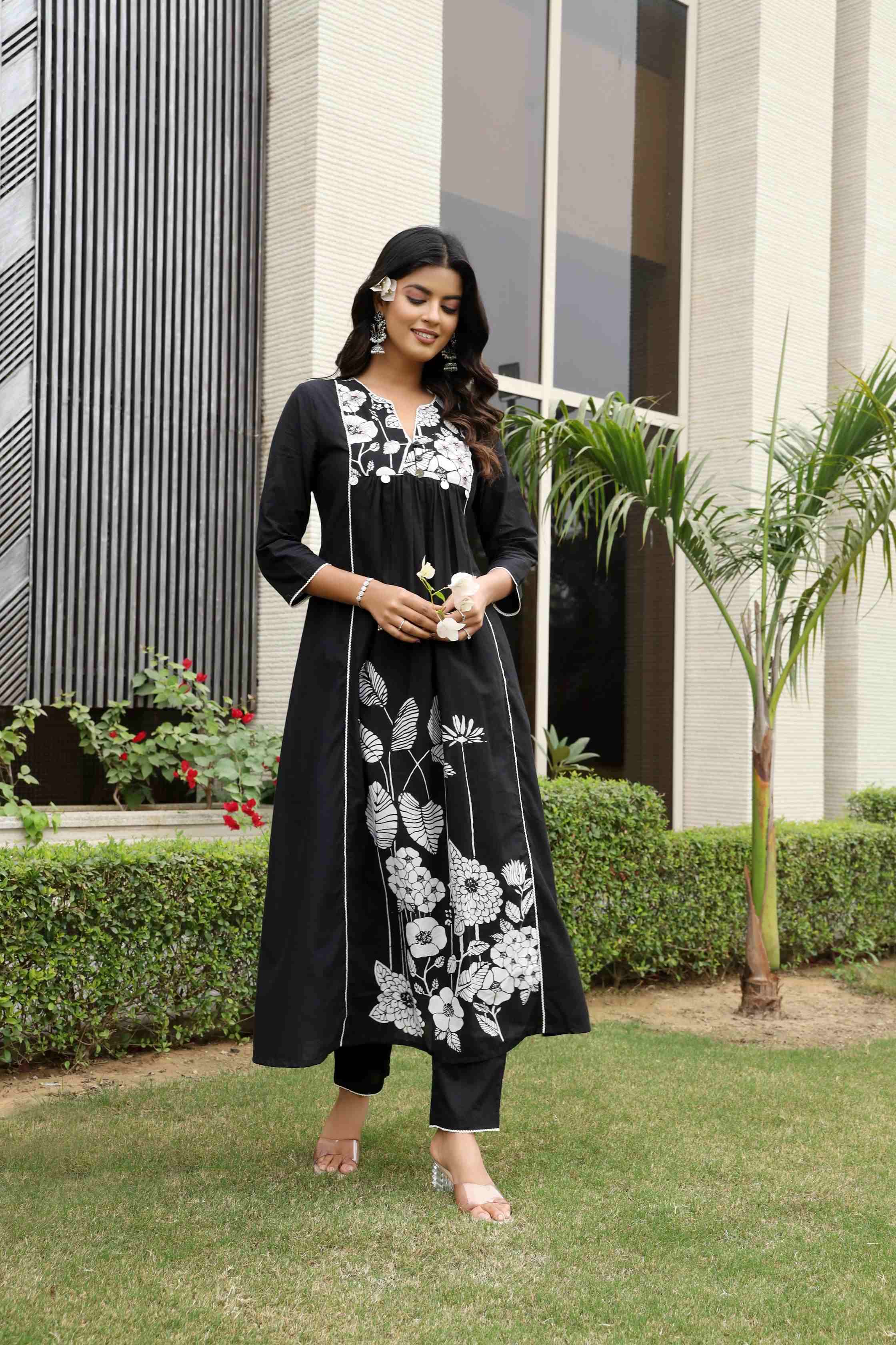 WOMEN'S BLACK COTTON FLORAL KURTA SET