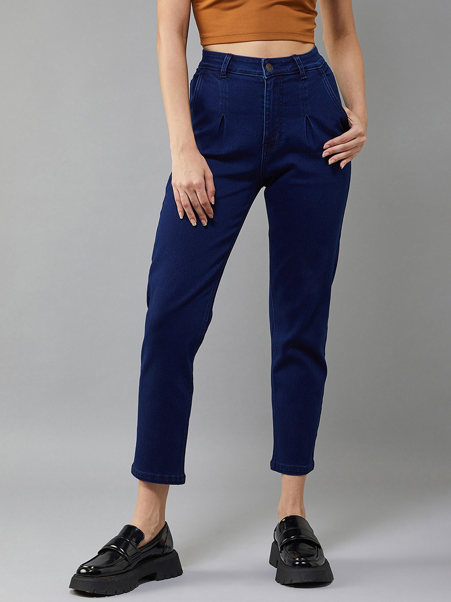 Women's Navy Blue Tapered Fit High Rise Clean Look Regular Stretchable Denim Jeans