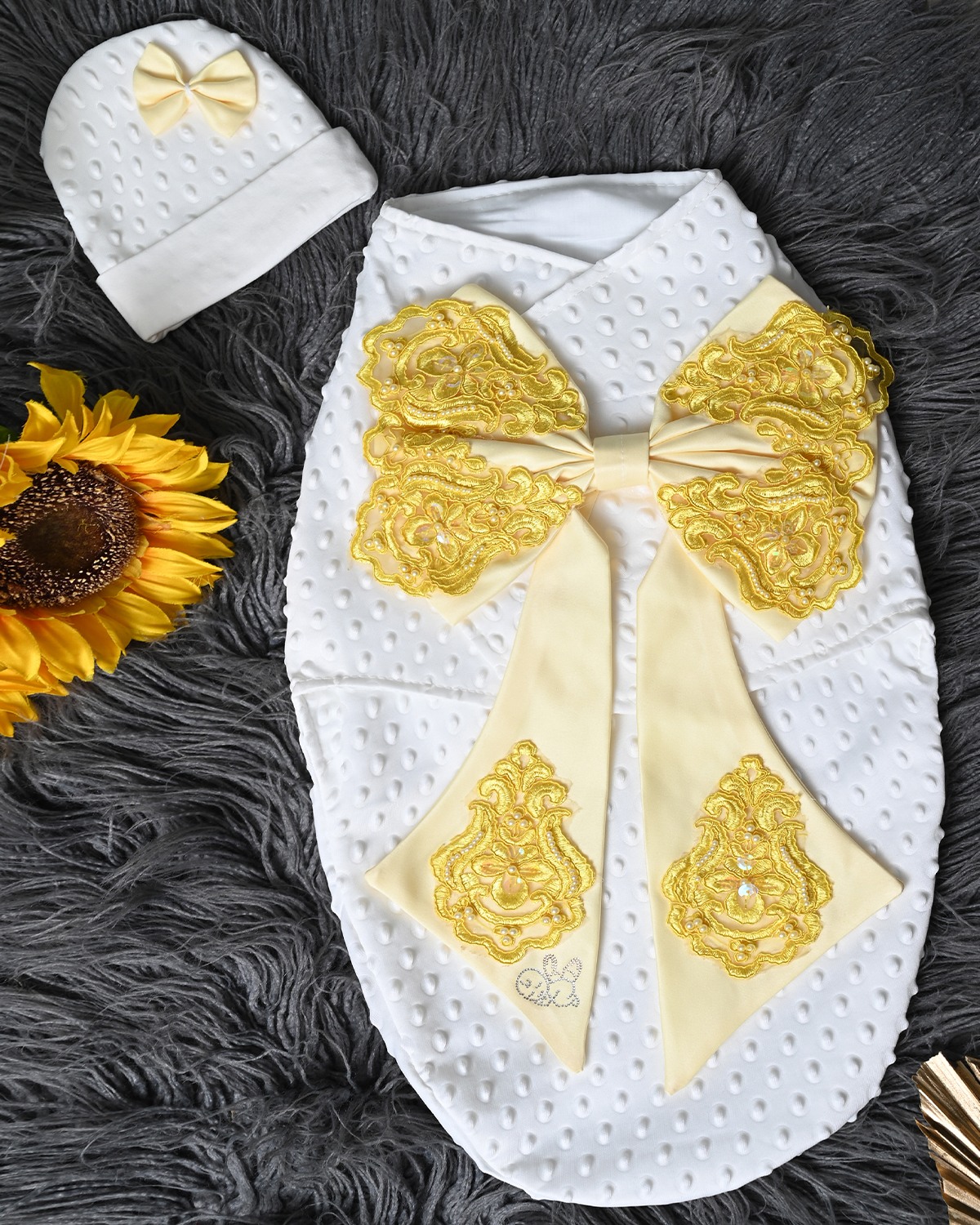 SUNFLOWER SERENADE BLOOMING WRAP