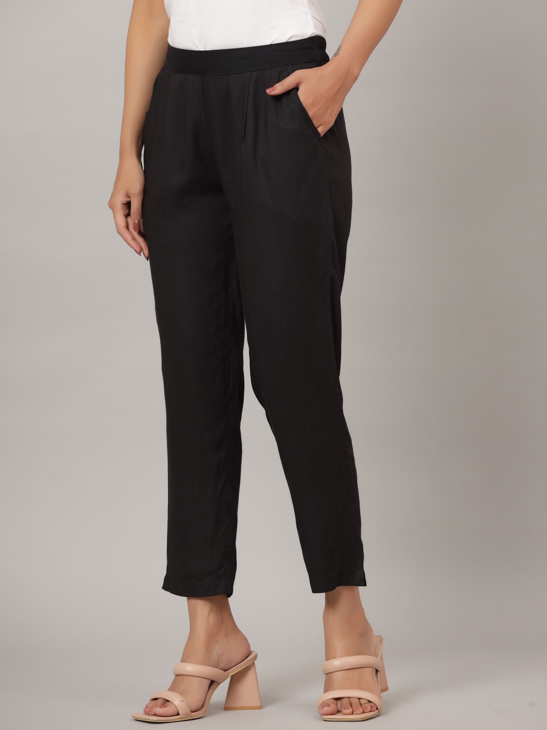 Women Cropped Pleated Trousers