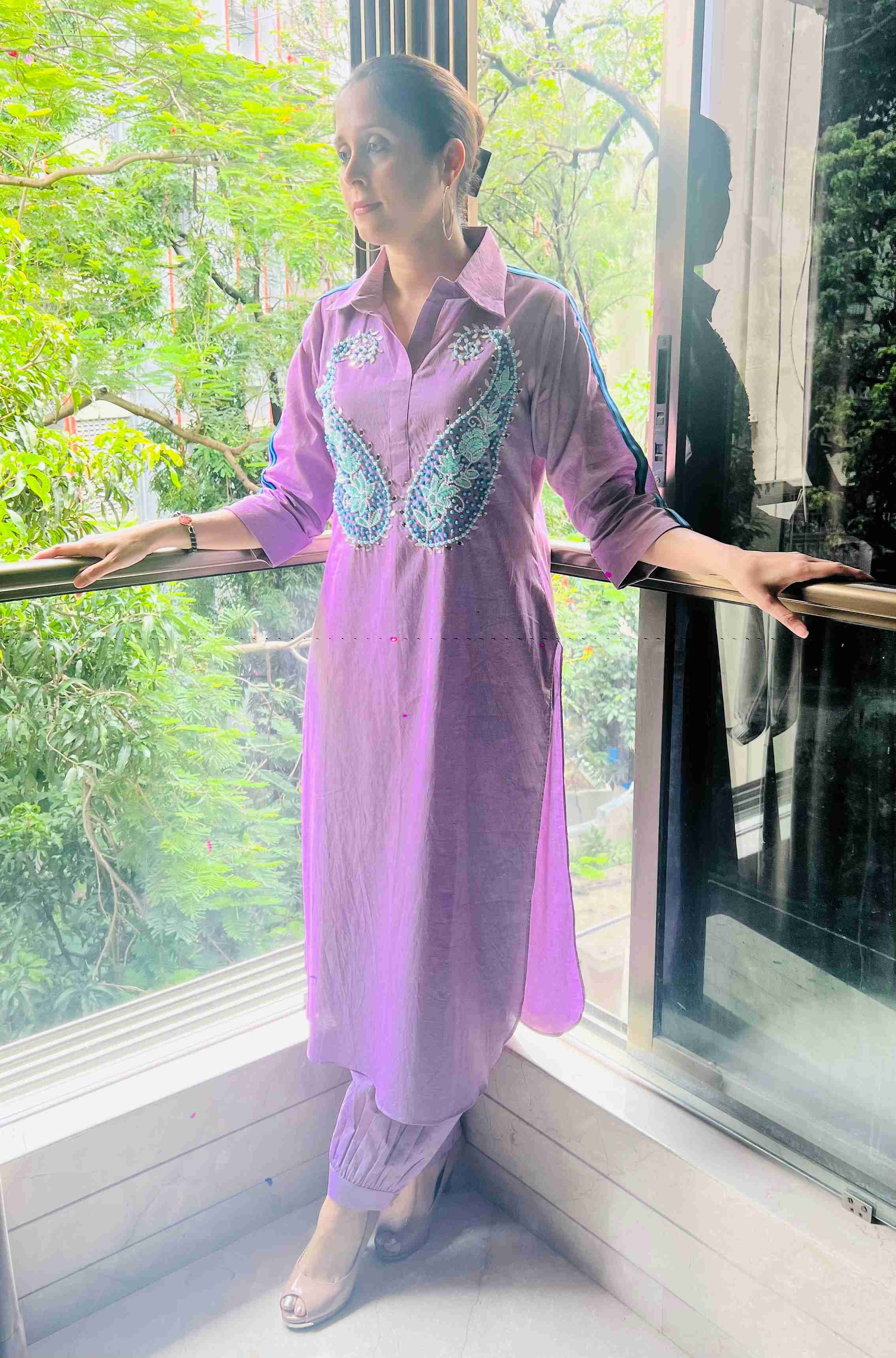 Lilac embroidered cotton kurta