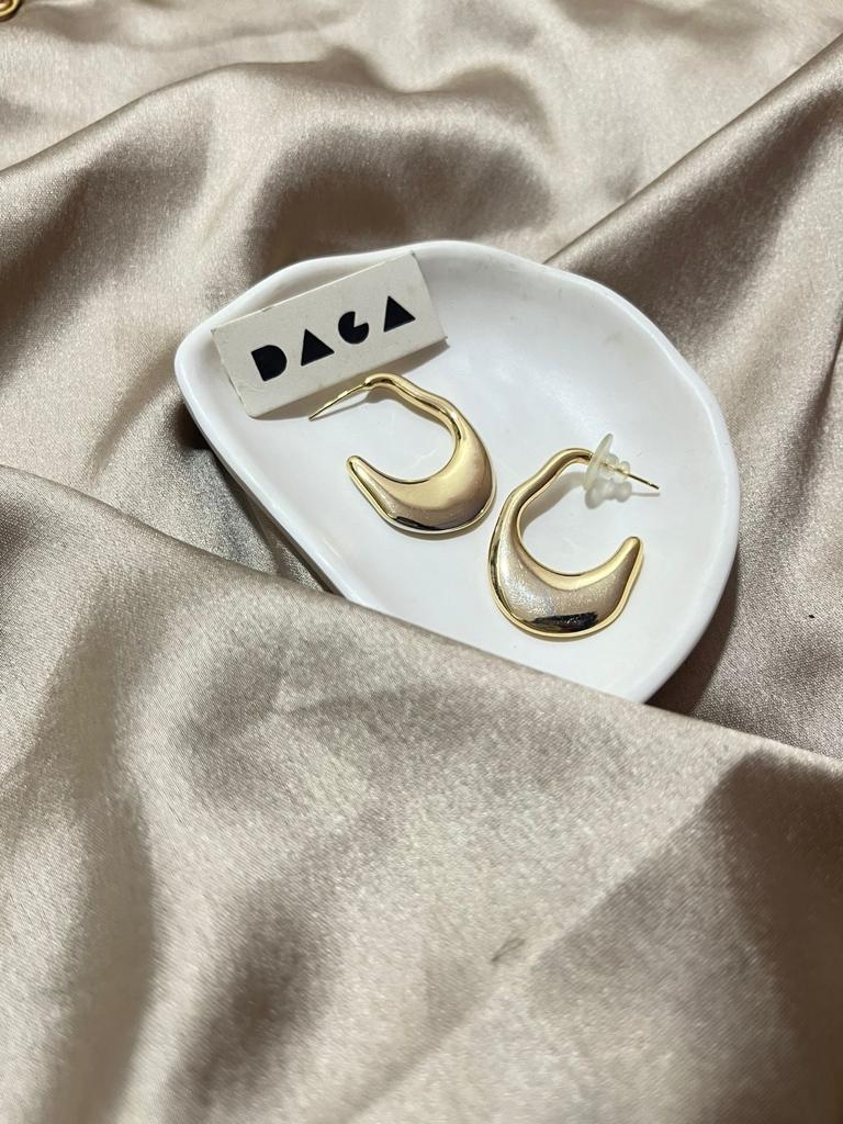 DAGA | gold irregular oval hoops undefined