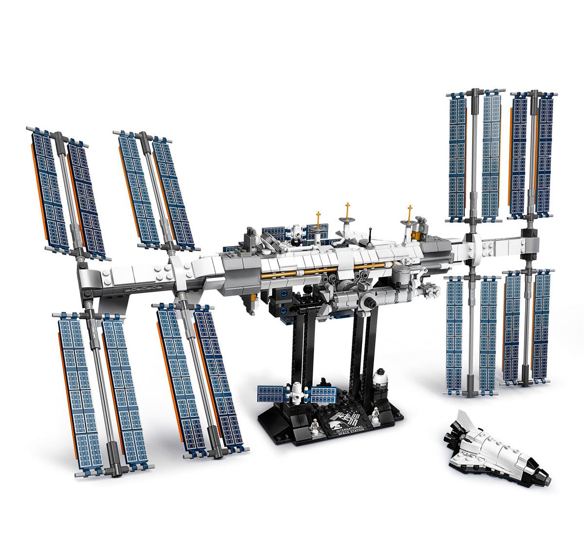 https://cdn.fynd.com/v2/falling-surf-7c8bb8/fyprod/wrkr/products/pictures/item/free/original/_uy9UsDtK-LEGO-Ideas-International-Space-Station-21321-Building-Kit-for-Display-(864-Pieces).jpeg