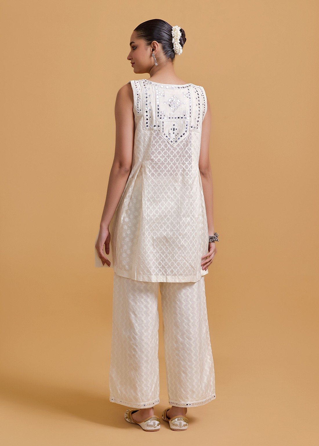 Azra Mirror Offwhite Sleeveless Kurta