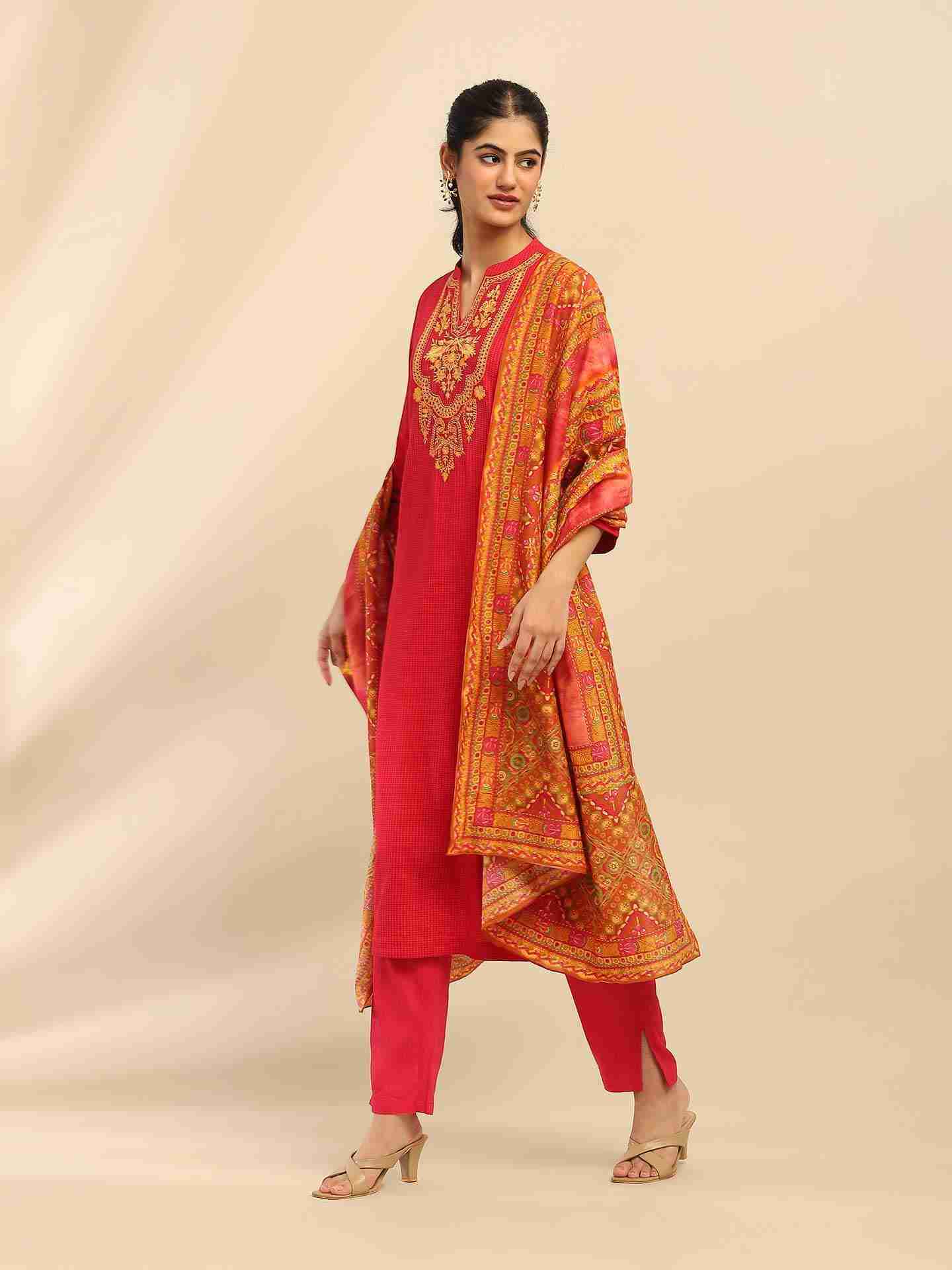 Red Naina Suit Set