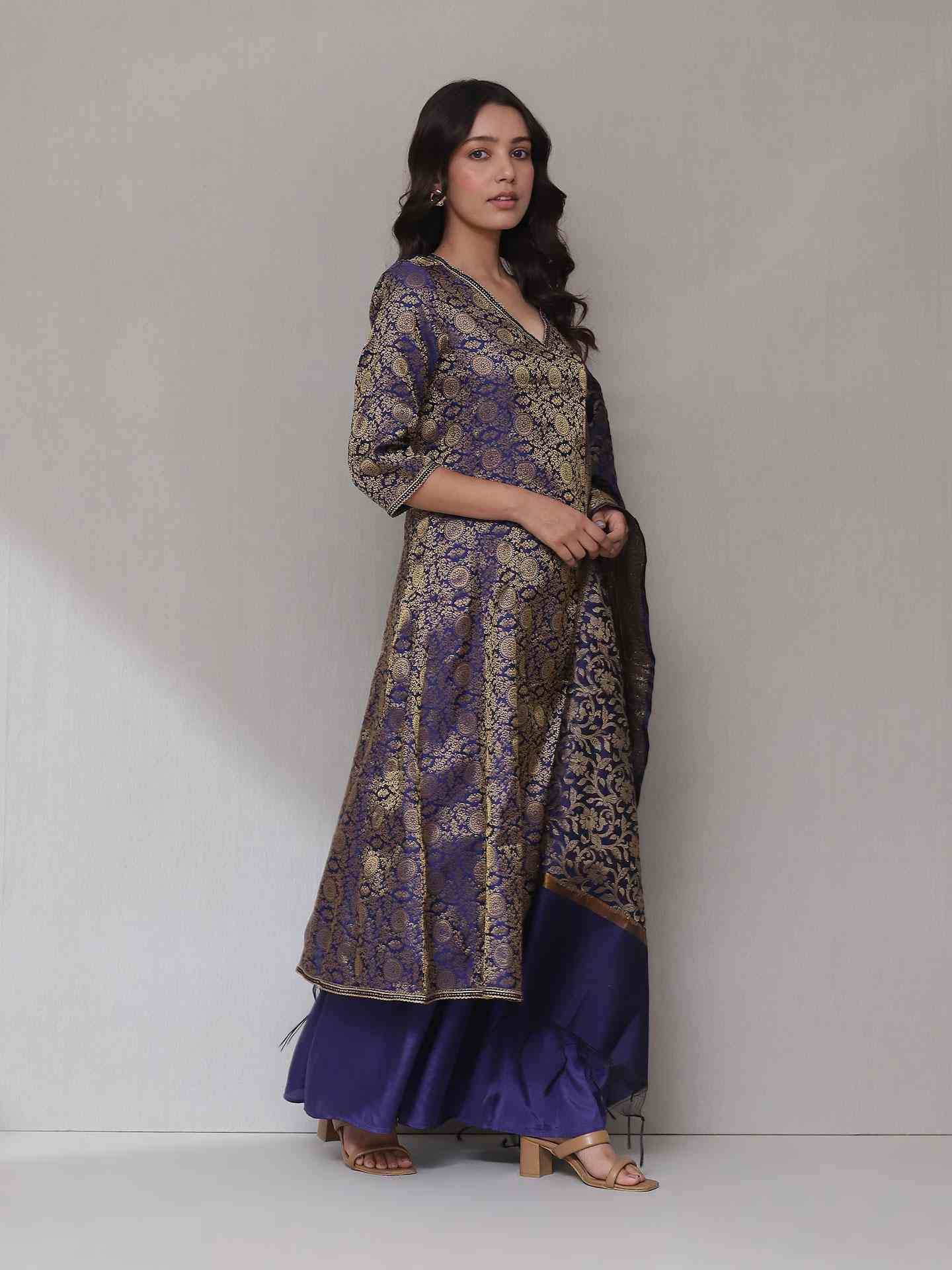 Blue Neiza Suit Set
