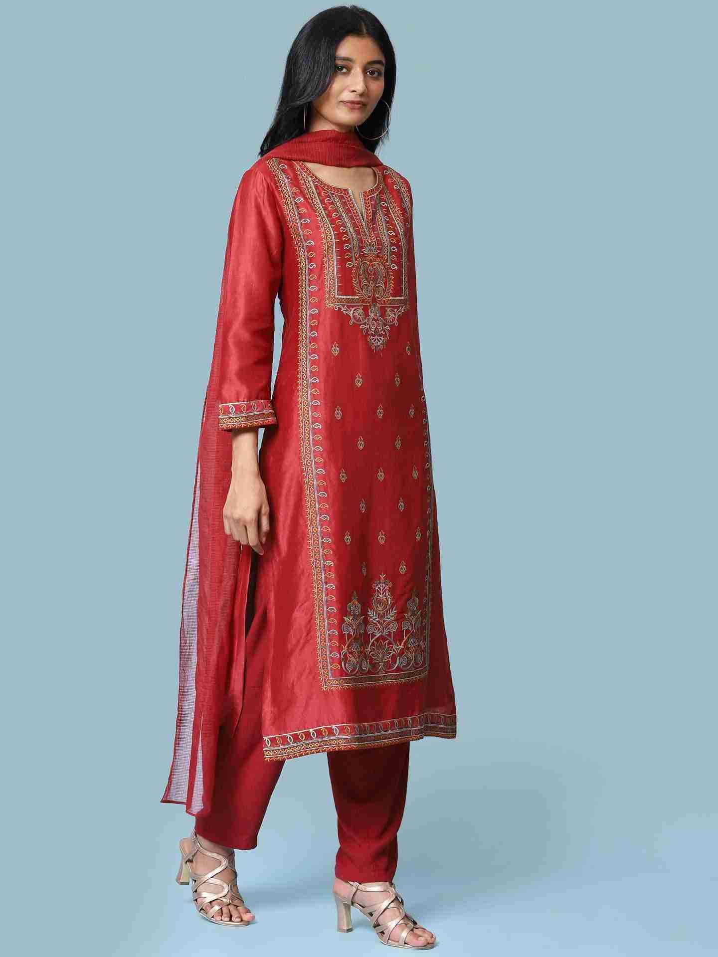 Red Meharban Suit Set