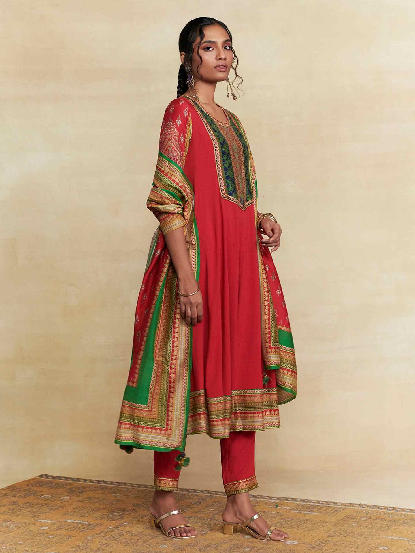 Red Prim Rose
 Suit Set
